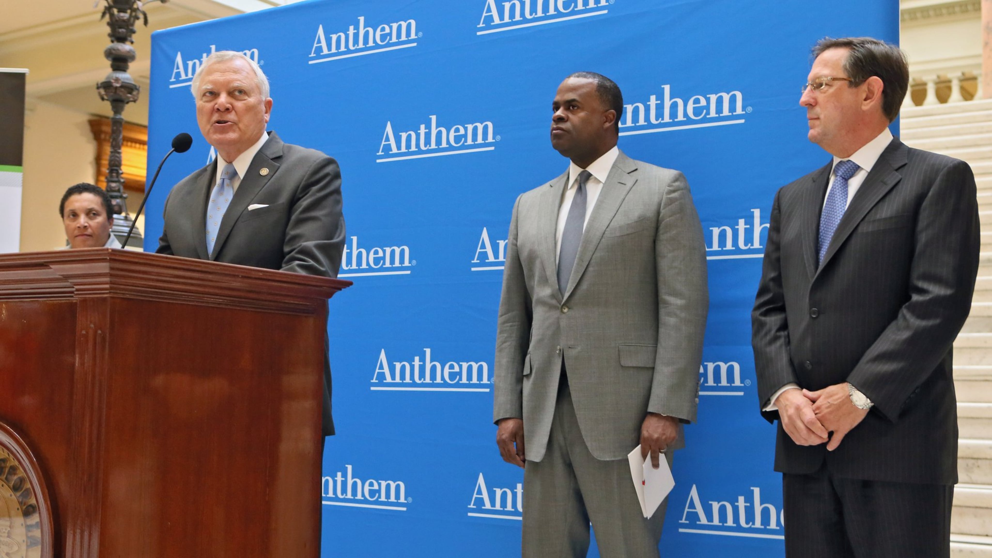 October 26, 2016 - Atlanta - Gov. Nathan Deal (left) Atlanta Mayor Kasim Reed and Anthem Senior Vice President and Chief Information Officer Tom Miller make the announcement. Health care giant Anthem plans an 1,800-job expansion in downtown Atlanta, company and political leaders said Wednesday. The parent of Blue Cross/Blue Shield of Georgia will take space in the Bank of America Plaza tower just north of downtown. Jobs involved will be mainly in software development. BOB ANDRES /BANDRES@AJC.COM