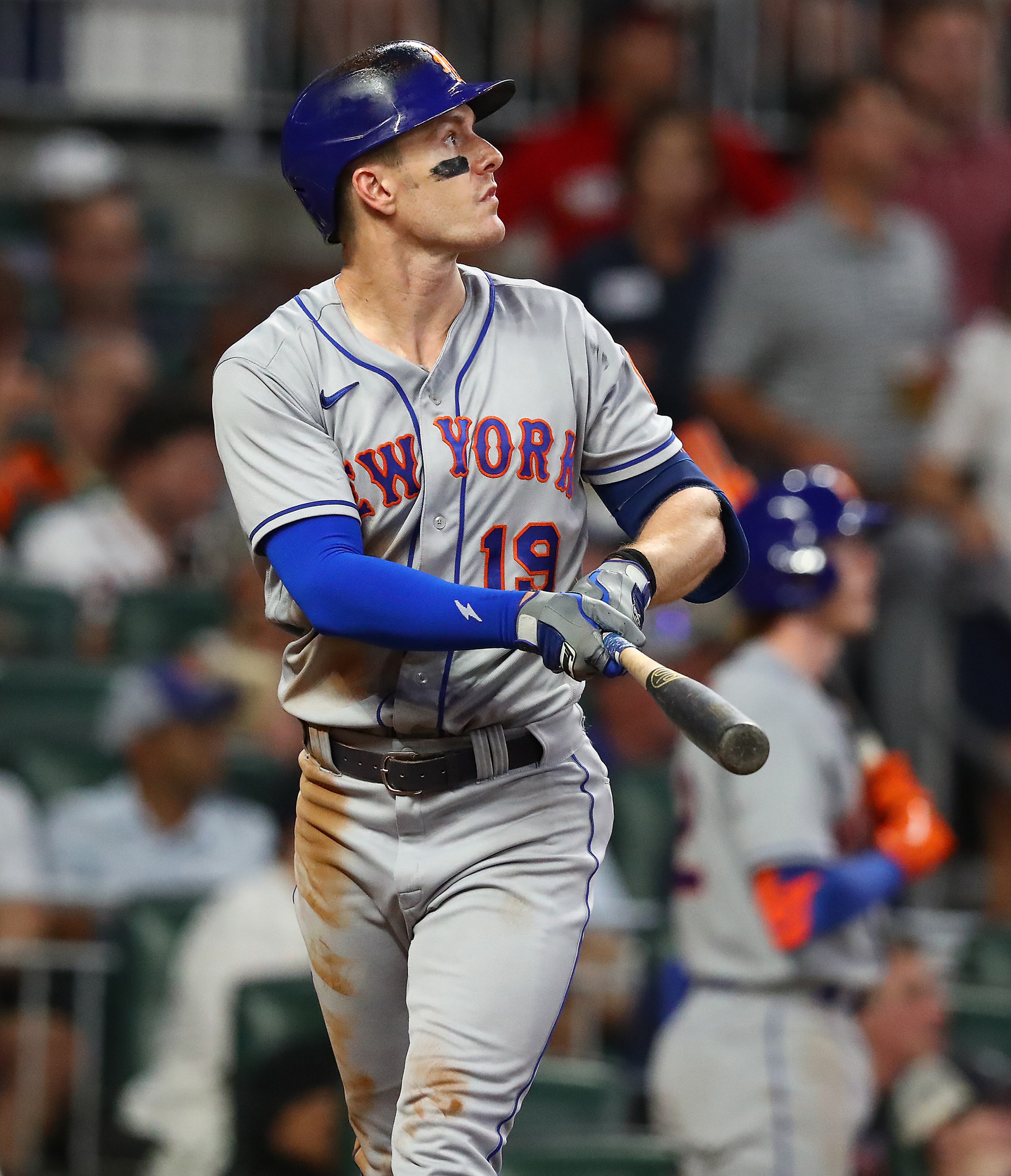 081822 Atlanta: New York Mets outfielder Mark Canha watches it leave the park hitting a 2-RBI home run to tie the game 2-2 against the Atlanta Braves during the fifth inning in a MLB baseball game on Thursday, August 18, 2022, in Atlanta. “Curtis Compton / Curtis Compton@ajc.com