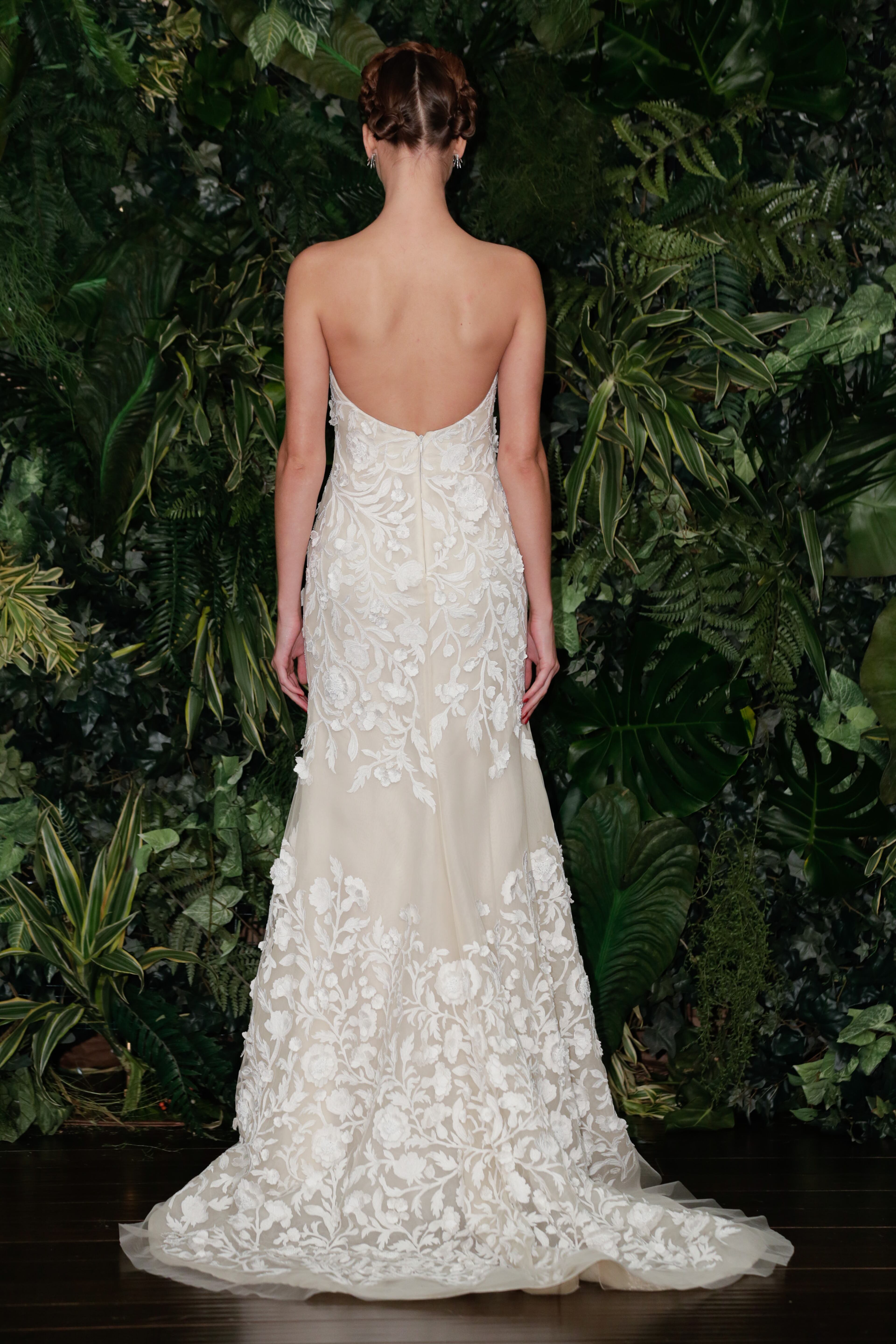 A model poses during the Naeem Khan Fall/Winter 2014 Bridal Collection presentation and reception on Oct. 12, 2013, in New York City.