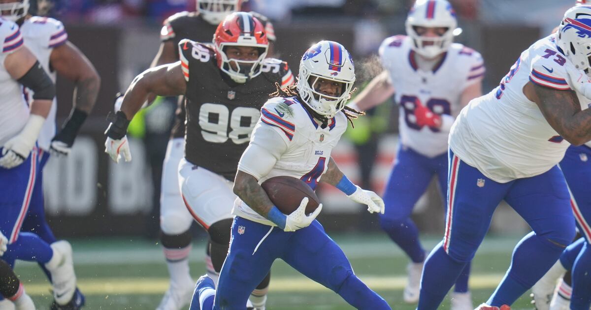 Former Georgia star James Cook takes NFL rushing lead with 1,532 yards