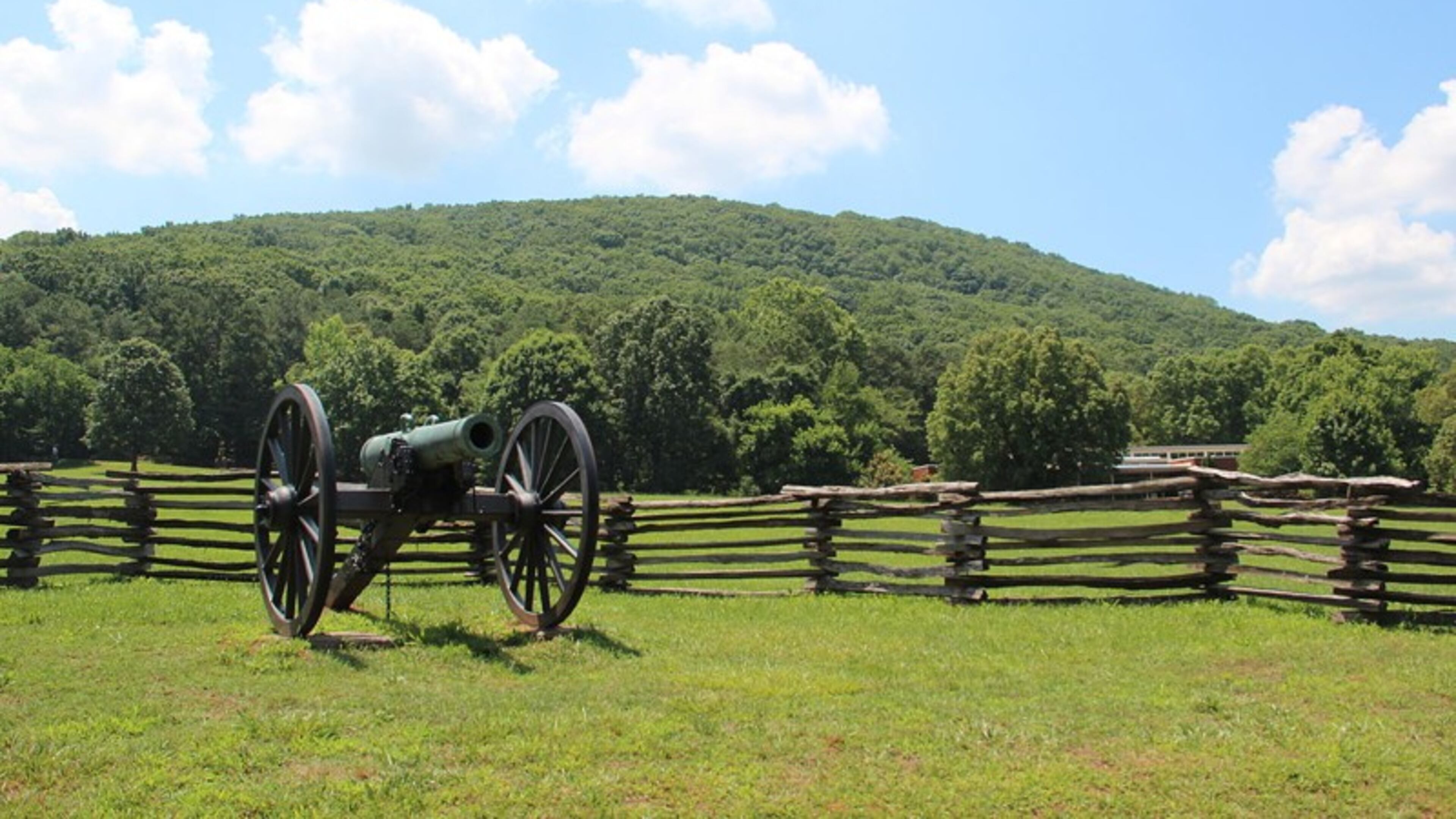 Kennesaw Mountain National Battlefield Park has shut down its operations to help slow the spread of the coronavirus.The park, run by the National Parks Service, said the closure is in response to guidelines issued by the Centers for Disease Control as well as the Georgia Department of Public Health.