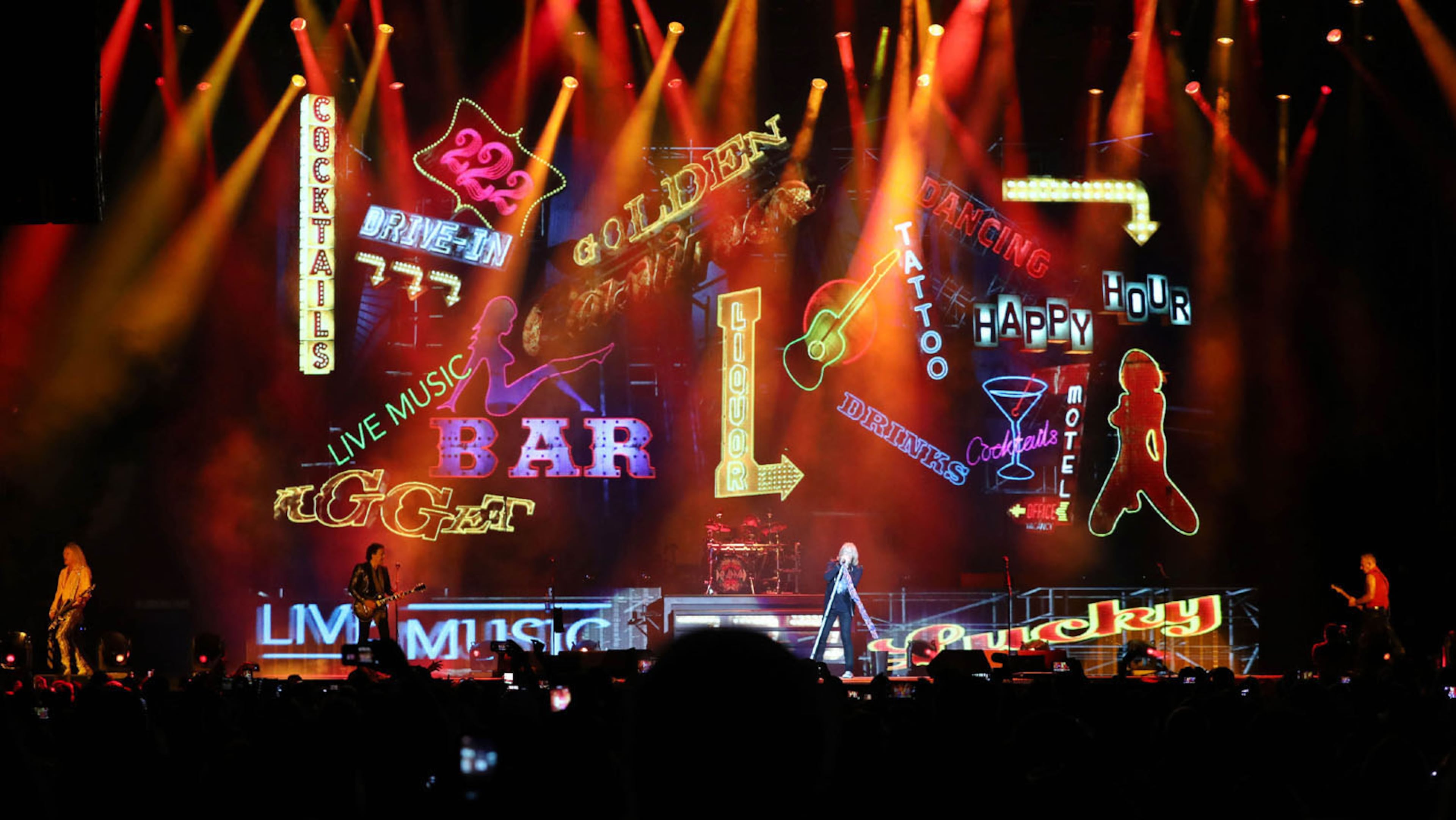 Def Leppard and The Pretenders entertained a crowd of close to 40,000 fans on Sunday, July 1, 2018 at SunTrust Park. Journey was on the bill but did not allow photos to be taken.
Robb Cohen Photography & Video /RobbsPhotos.com