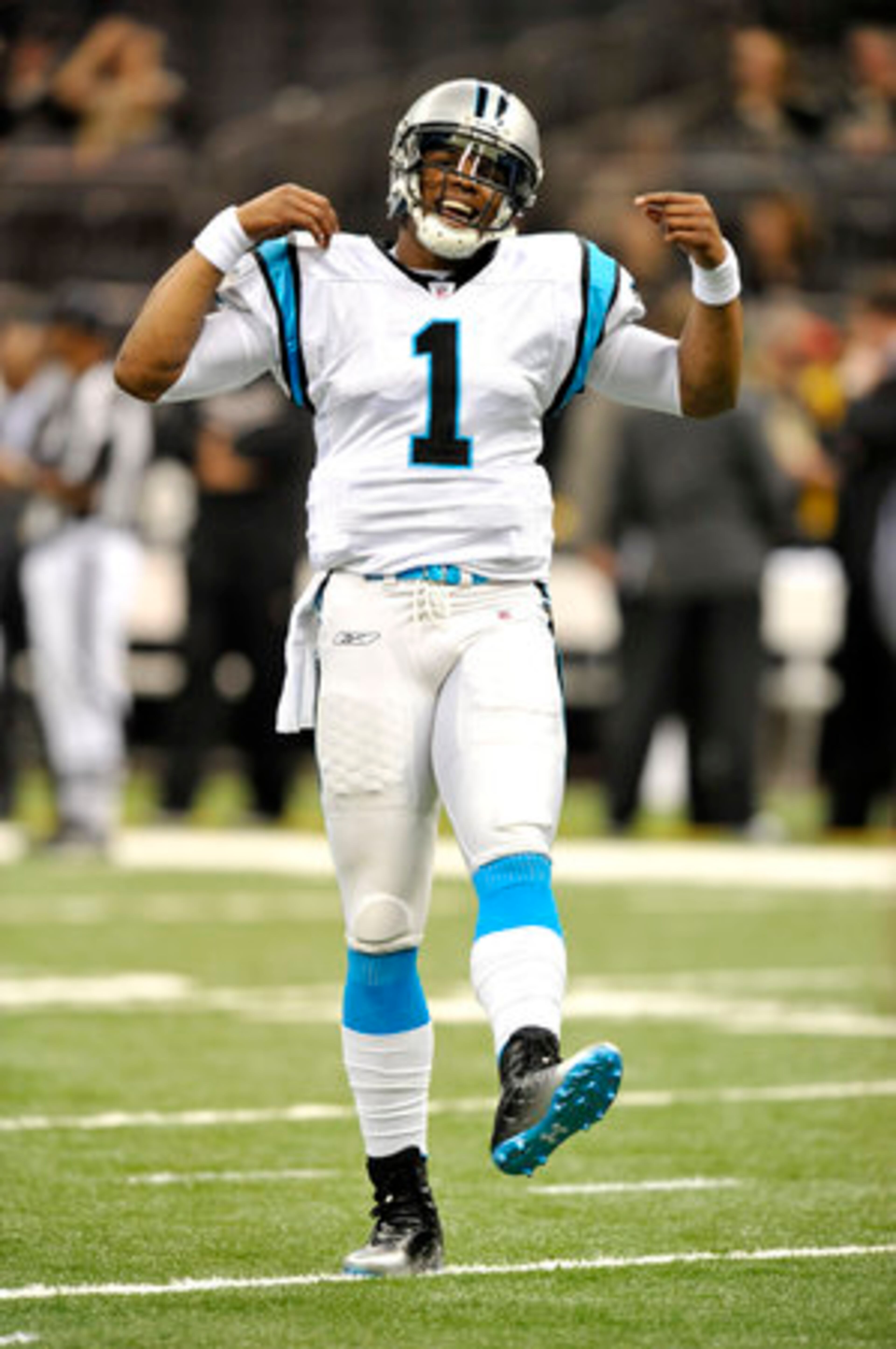 NFL Films has released its list of the "Top 10 Heisman Winners in the NFL." The list of course is not without controversy. Here are the selections and what some view as glaring omissions. 10. Cam Newton, 2010 Heisman (Auburn) - In his lone NFL season, last season's Rookie of the Year threw for 4,051 yards, 21 touchdowns with 17 interceptions. Newton also rushed for 706 yards and 14 touchdowns with the Carolina Panthers.