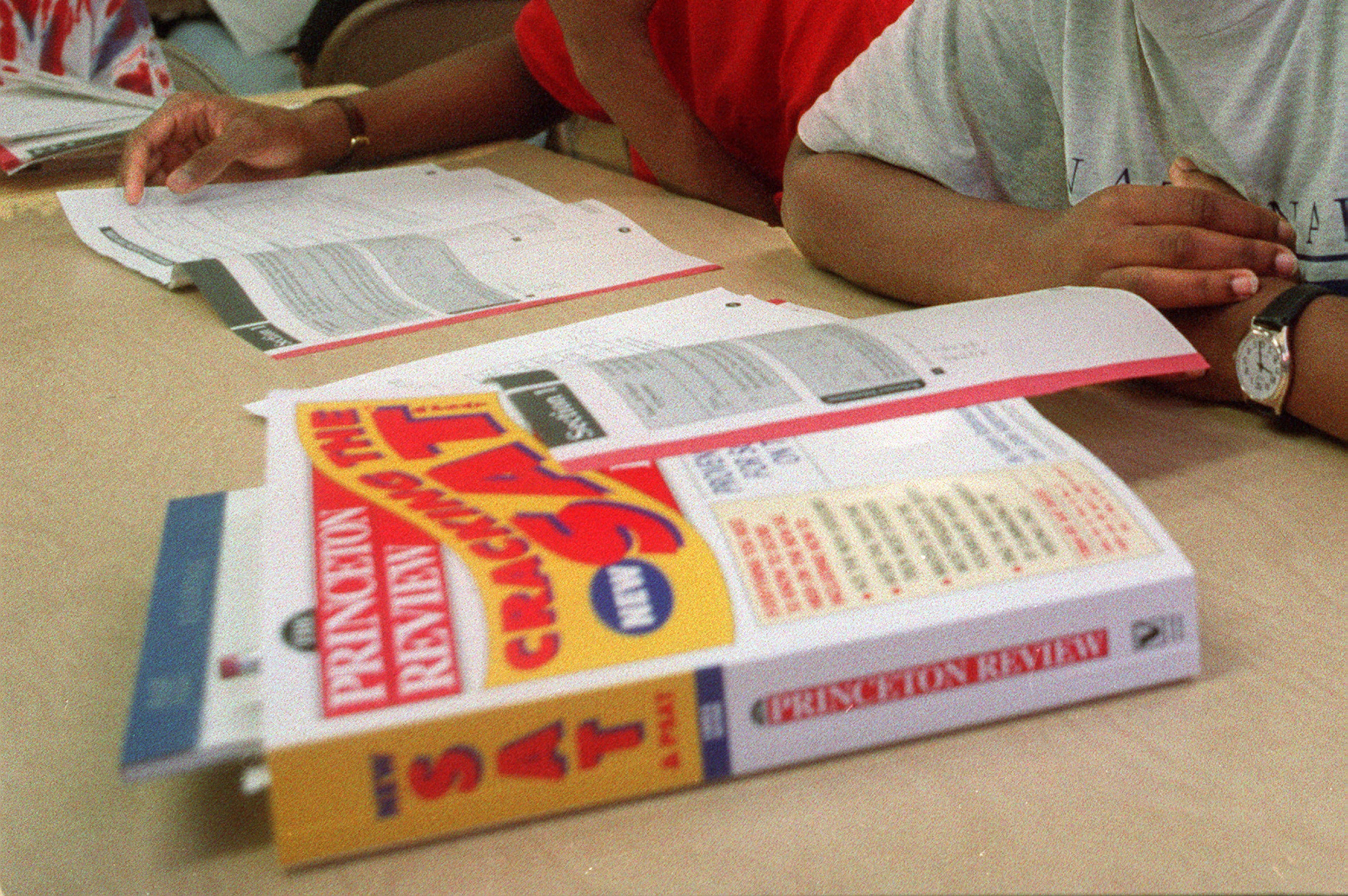 Shuold colleges stop using the SAT and ACT for admission?