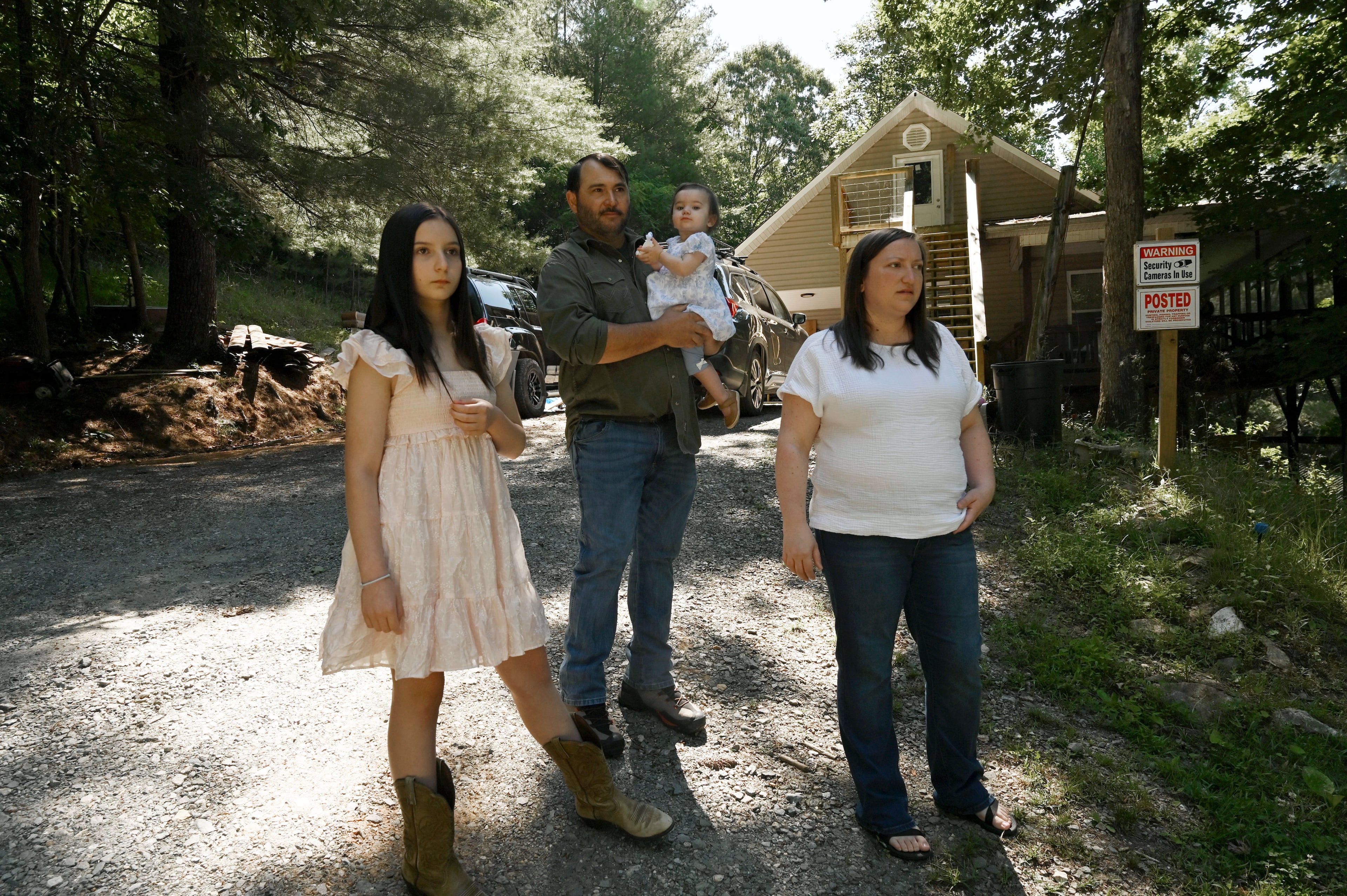 Neighbors decry petting farm