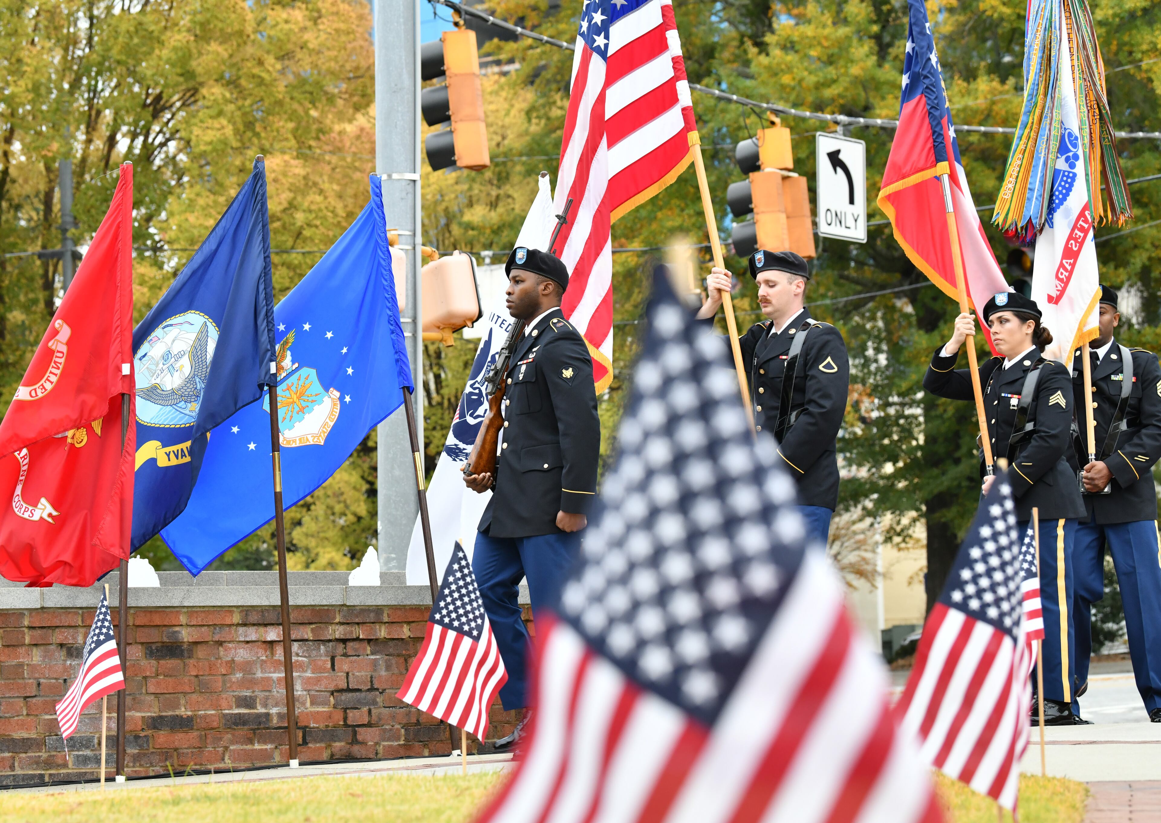 November 11, 2021 Atlanta - Joint Force Headquarters Color Guard and Georgia Army National Guard present the colors during 2021 Veterans Day commemoration ceremony honoring the service and sacrifice of all our nationÕs veterans at Atlanta History Center on Thursday, November 11, 2021. Atlanta History CenterÕs annual Veterans Day program honors the sacrifice of the women and men who served in the United States armed forces. (Hyosub Shin / Hyosub.Shin@ajc.com)