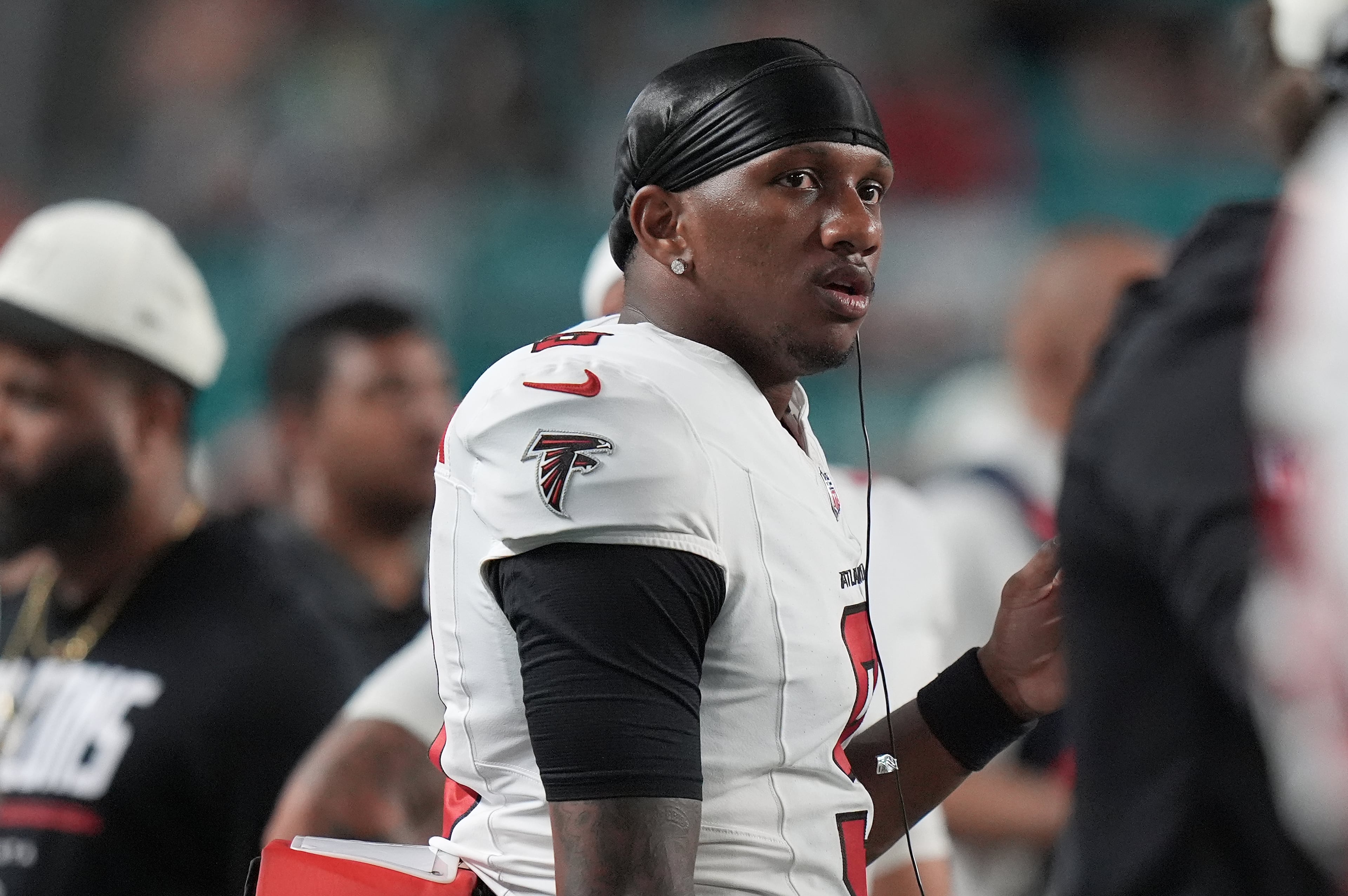 Falcons Dolphins Football