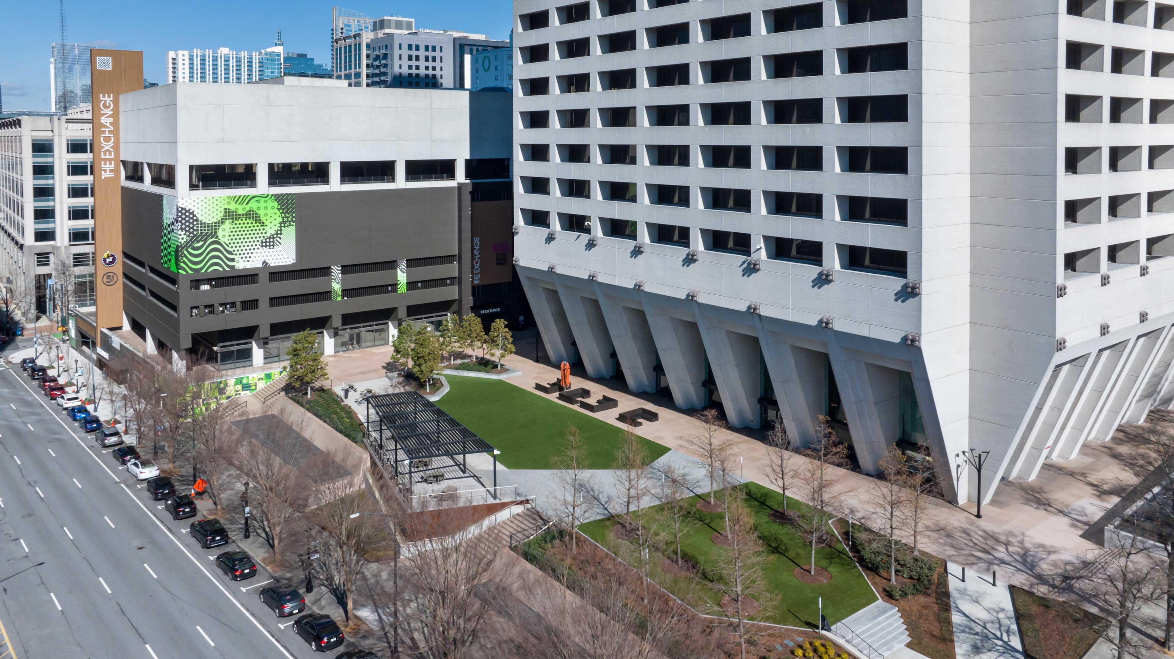 The exterior of Tower Square, the second-tallest tower in Atlanta, connects directly to a MARTA station in Midtown. (Courtesy of CBRE)
