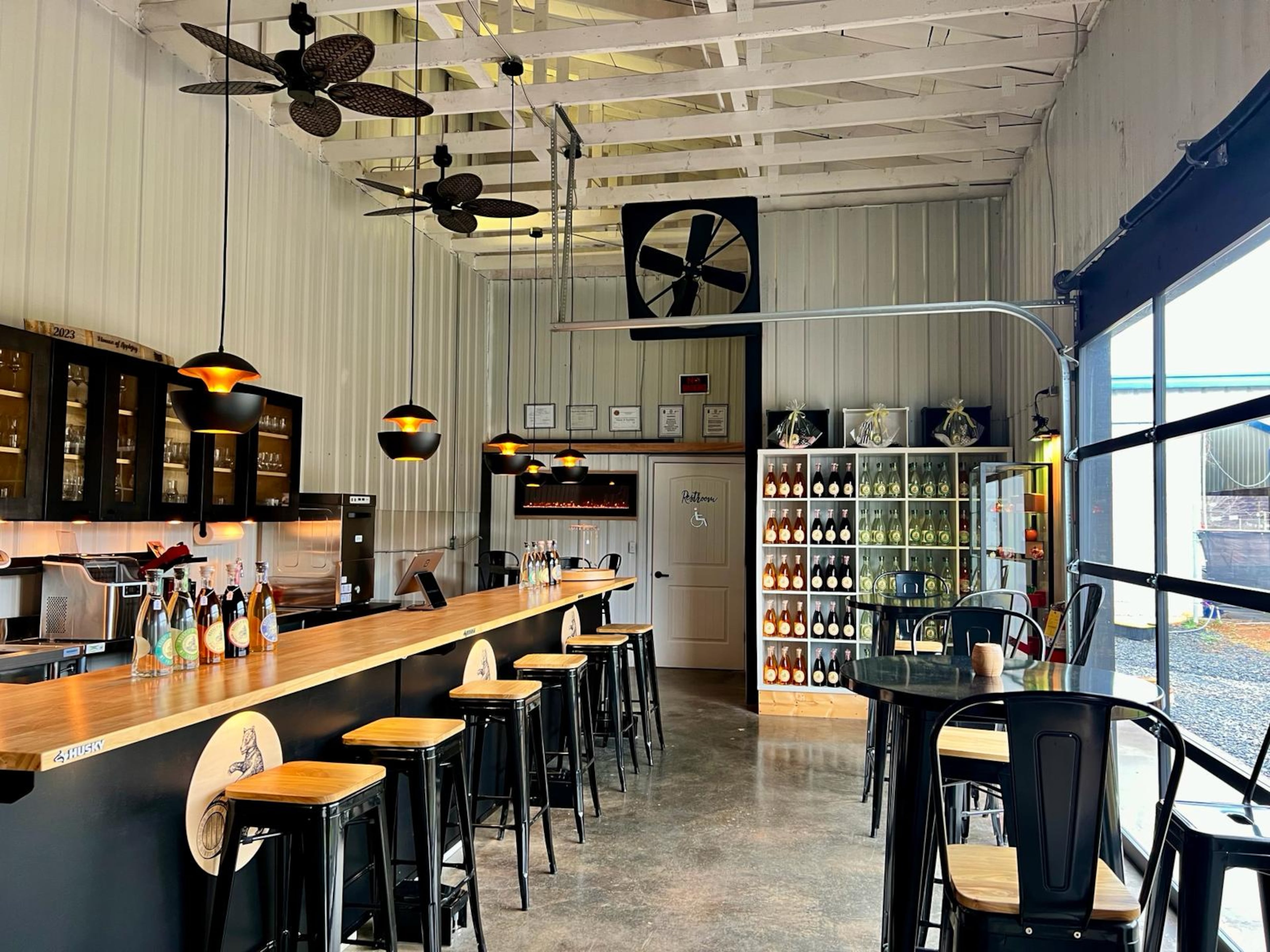 Visitors can bring snacks to enjoy in the tasting room at House of Applejay. (Courtesy of House of Applejay)