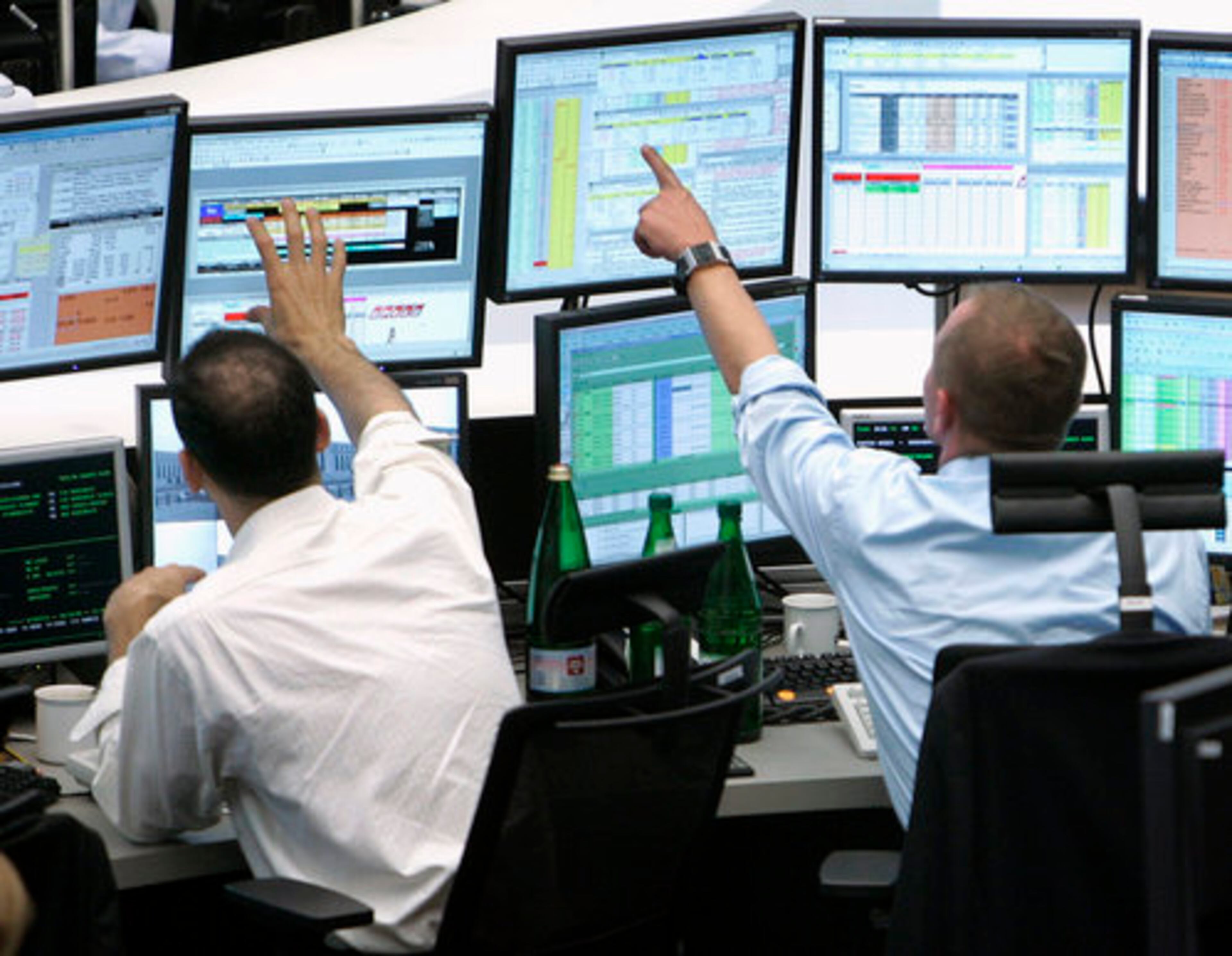 On Monday brokers at the stock market in Frankfurt, Germany, watch European stock markets plunge as government bank bailouts in the U.S. and Europe fail to alleviate fears that the global financial crisis would depress world economic growth.