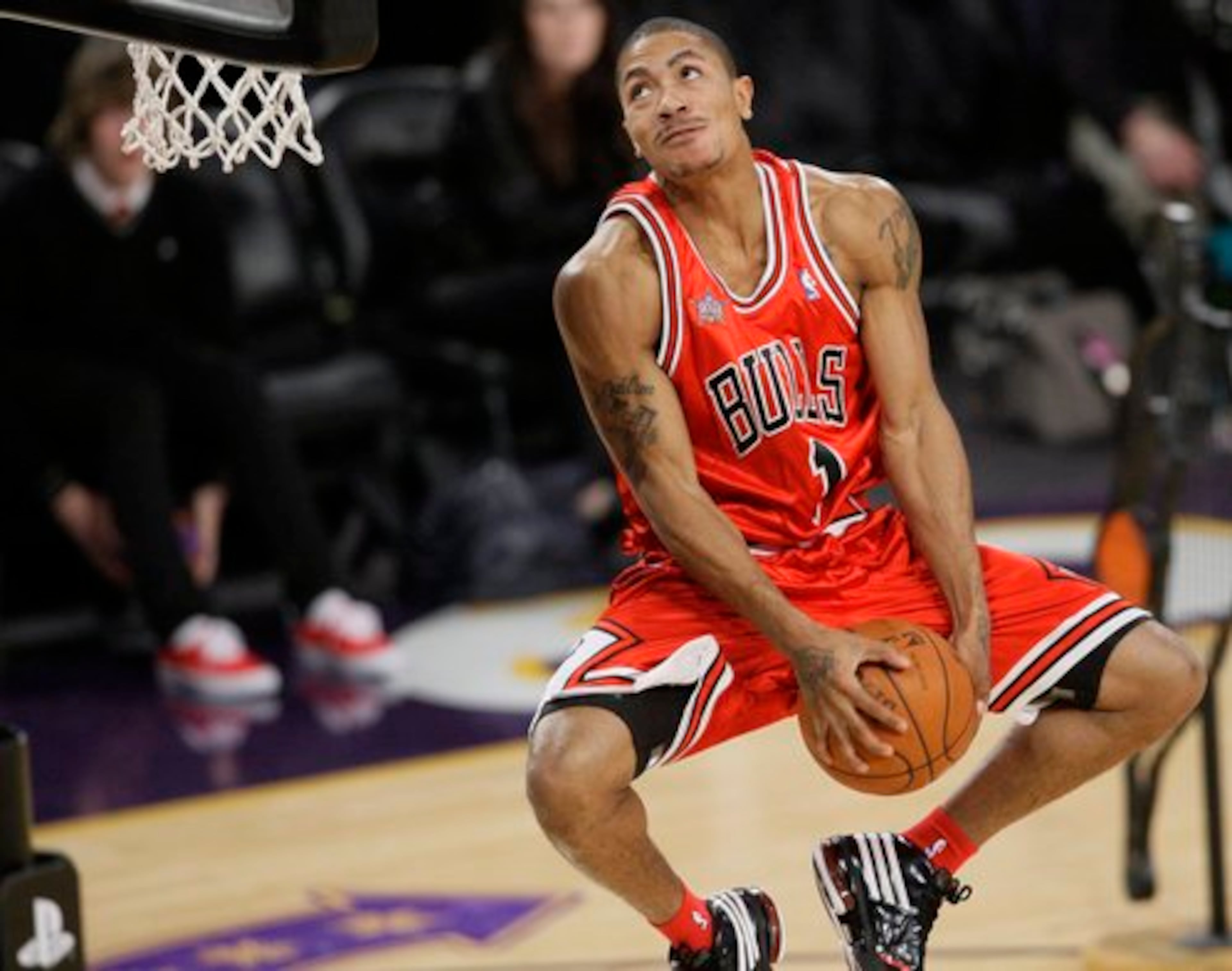 Derrick Rose of the Chicago Bulls won the skills challenge prior to the dunk contest.
