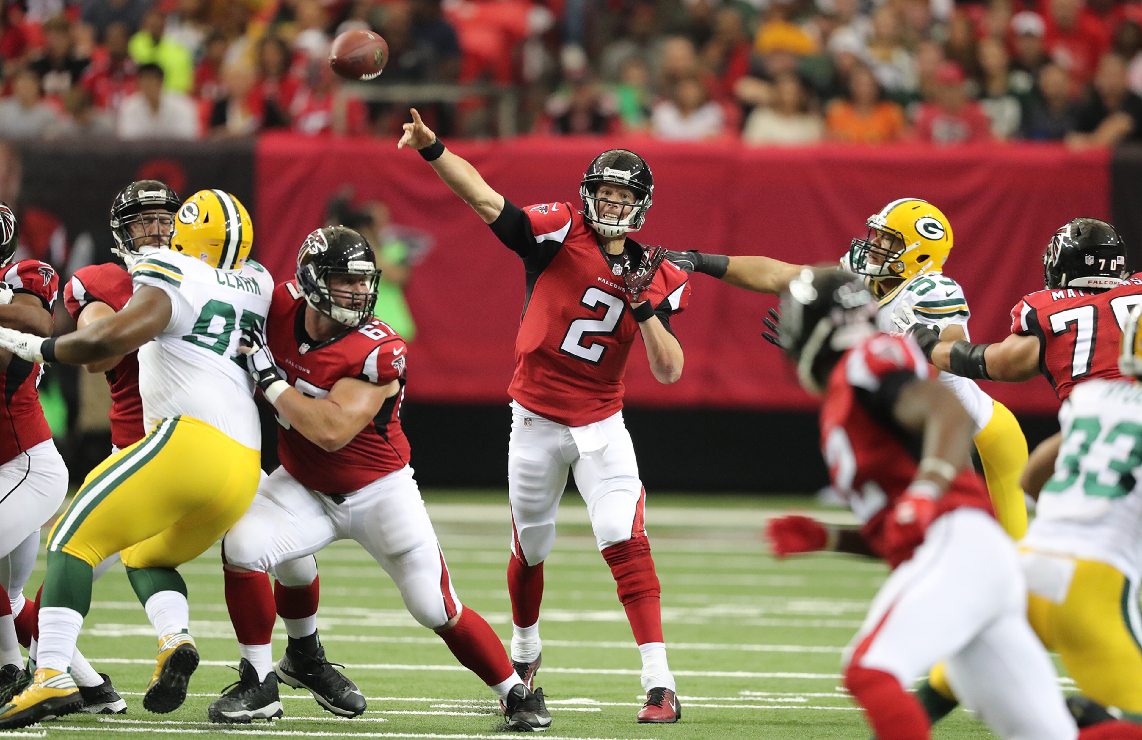 October 30, 2016 ATLANTA: Matt Ryan completes a pass under pressure from the Packers during the first half in an NFL football game on Sunday, Oct. 30, 2016, in Atlanta. Curtis Compton /ccompton@ajc.com