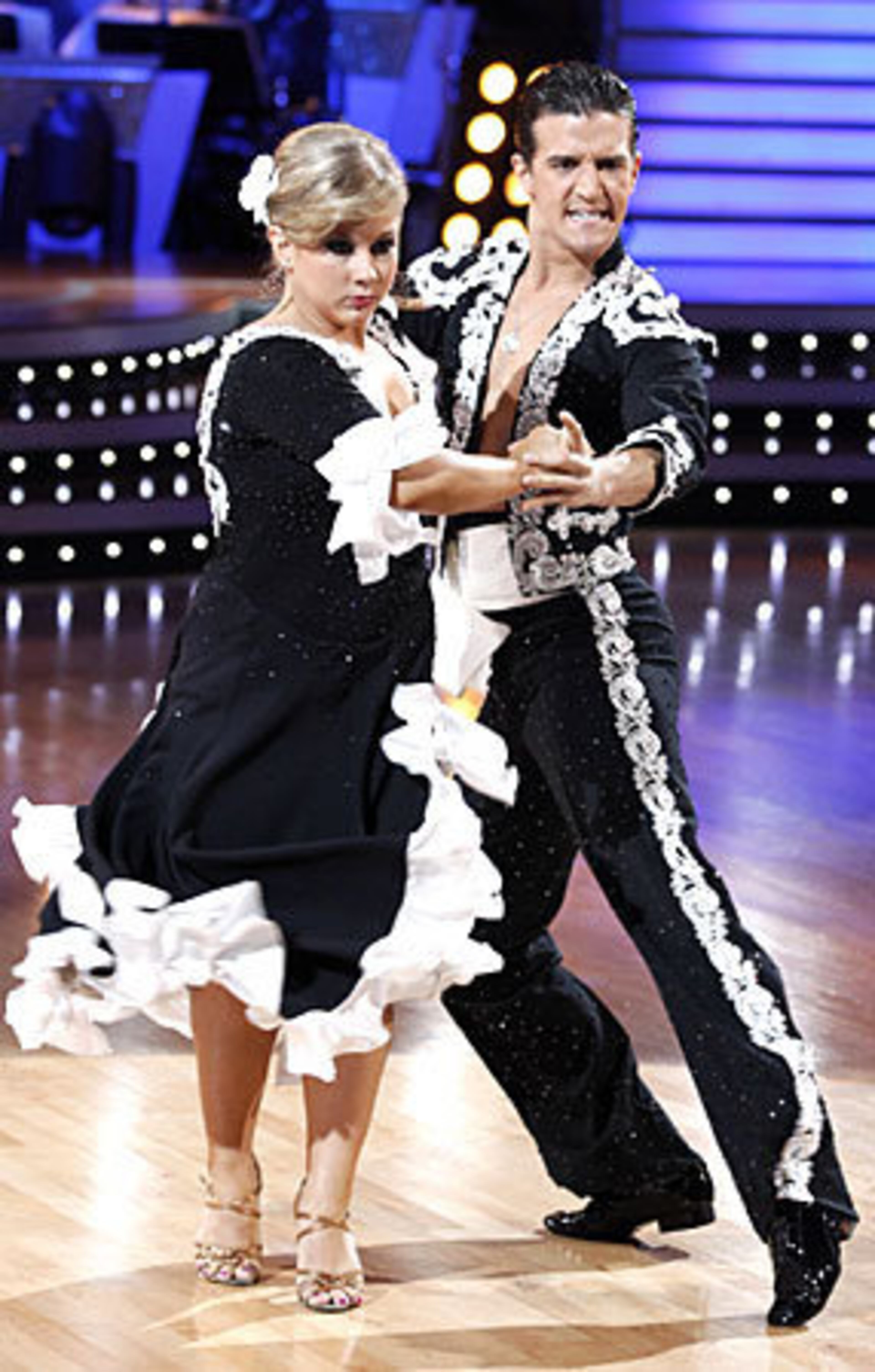 Season 8: SHAWN JOHNSON beat Gilles Marini and Melissa Rycroft