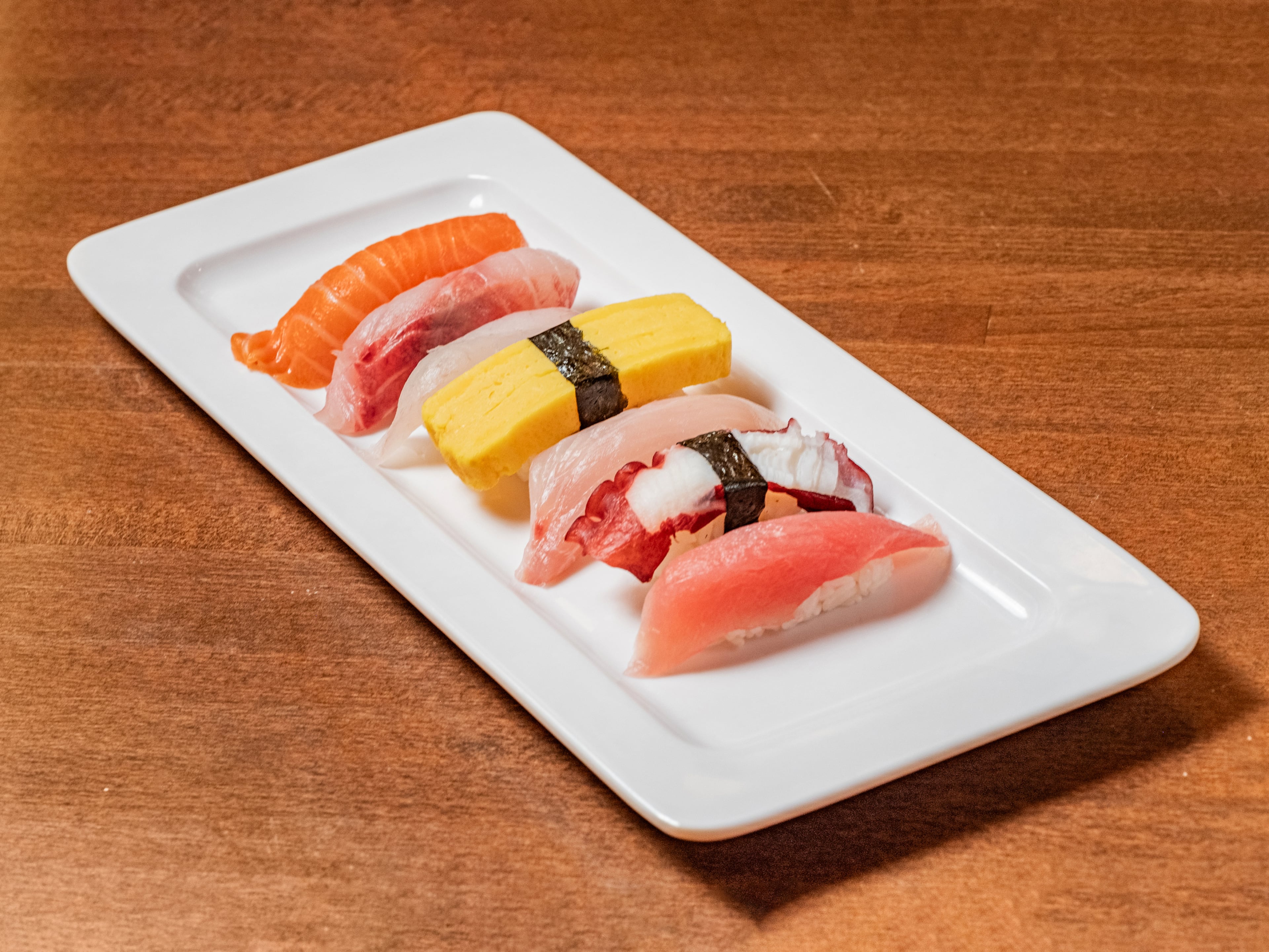A nigiri sampler at Bobo Izakaya. (Courtesy of Bobo Izakaya)