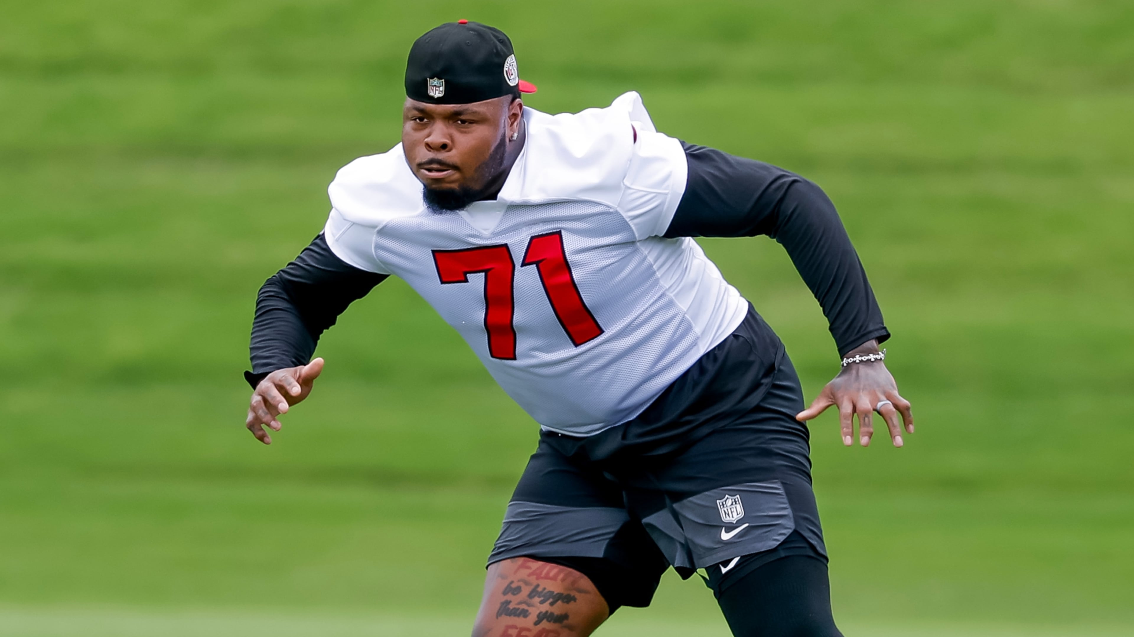 Falcons offensive tackle Jawaan Taylor practices Monday, June 8, 2026, in Flowery Branch. (Erik S. Lesser for the AJC)