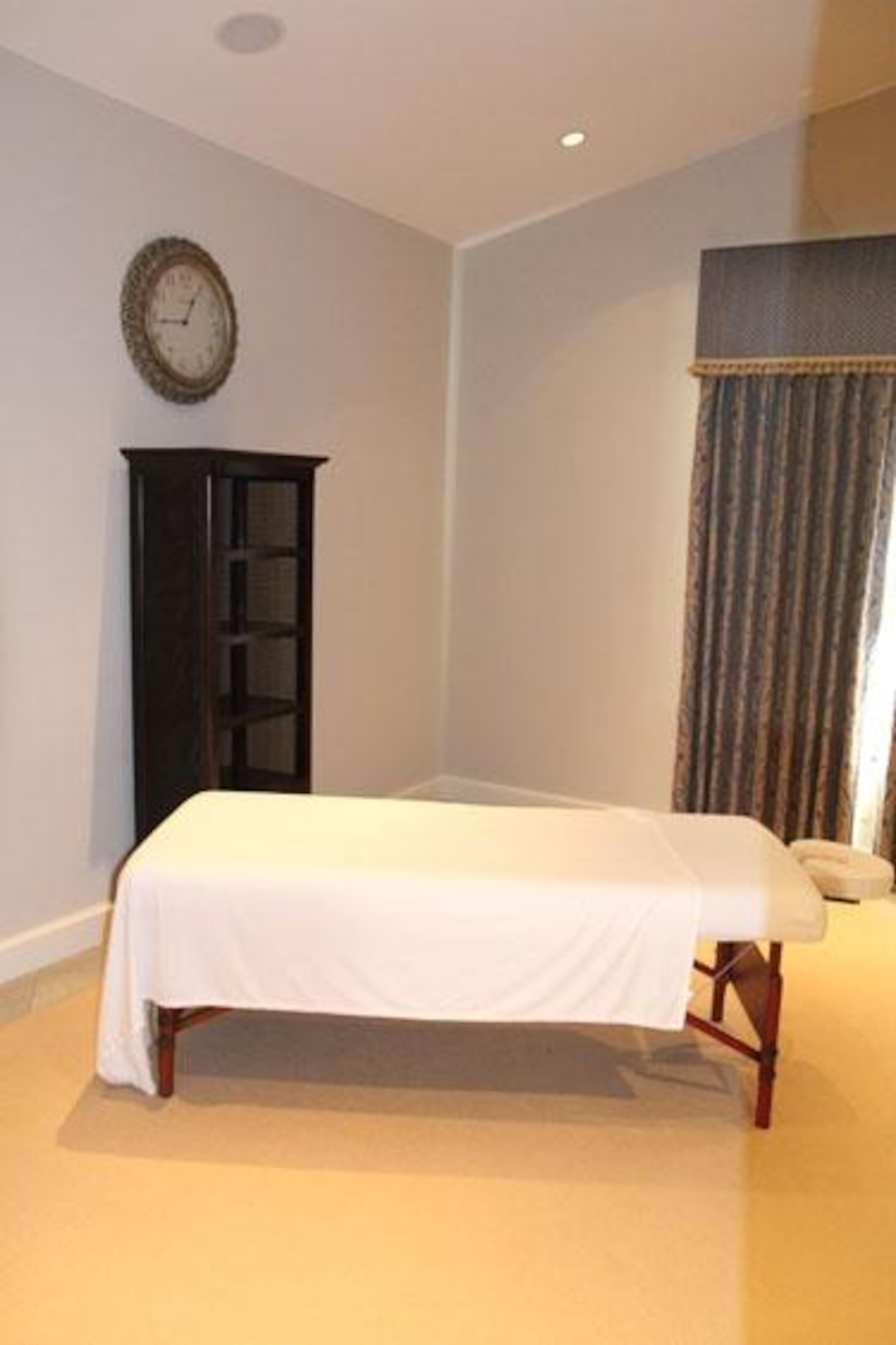 If Stowe sells the house on behalf of the bank at or near its current price, it will set the record for the most expensive home ever sold in the state.