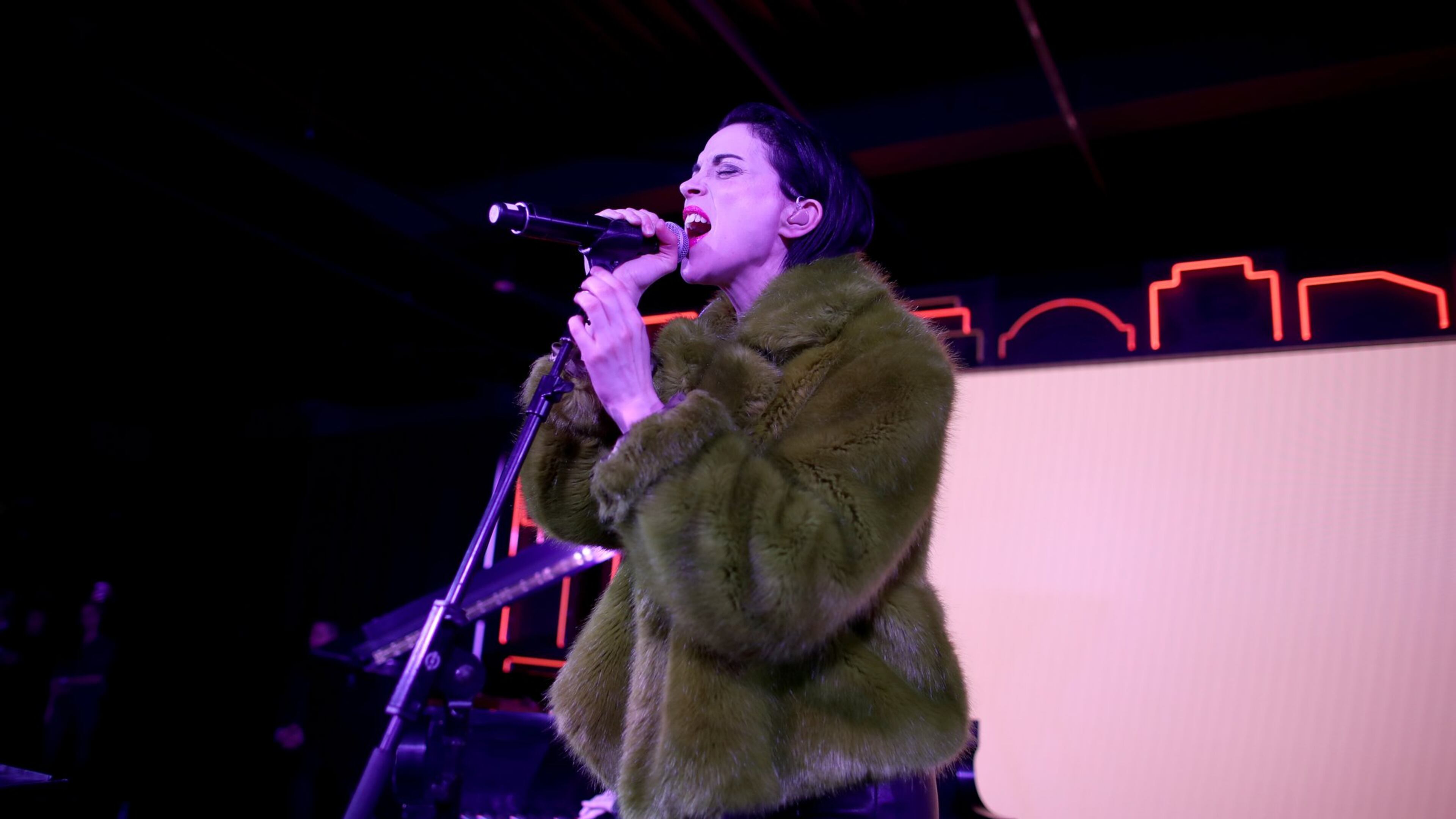 St. Vincent performs onstage during Spotify and Mastercard present St. Vincent and Maggie Rogers at Mastercard House on January 23, 2018 in New York City. (Photo by Christopher Polk/Getty Images )