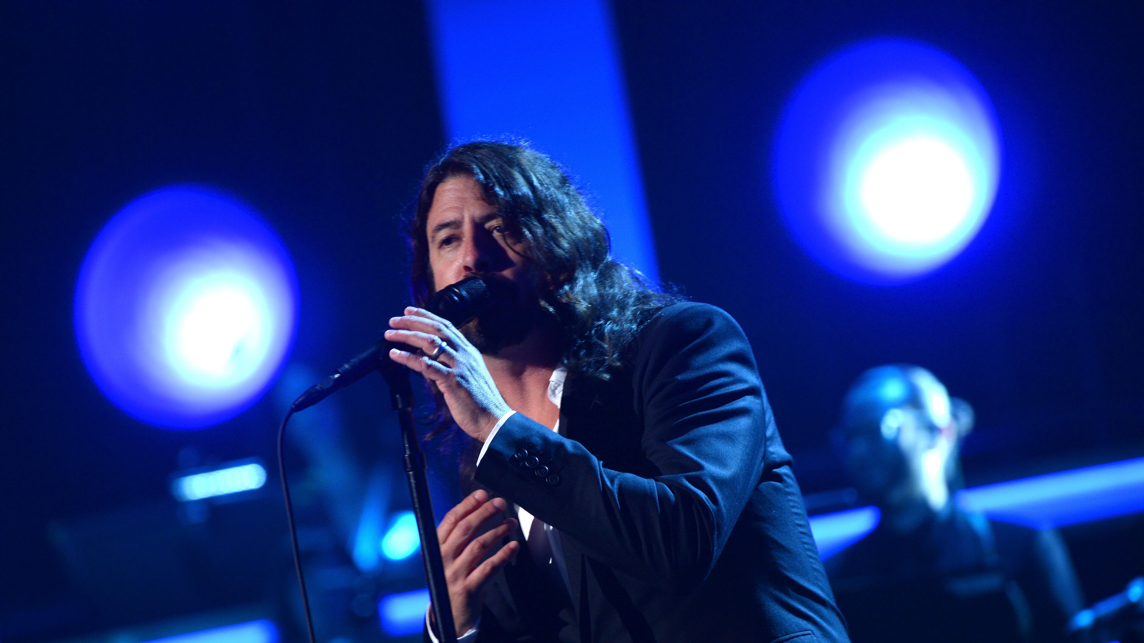 LOS ANGELES, CA - Dave Grohl performed for Lionel Richie last week in L.A. and this weekend will be at the Oscars. (Photo by Larry Busacca/Getty Images for NARAS)