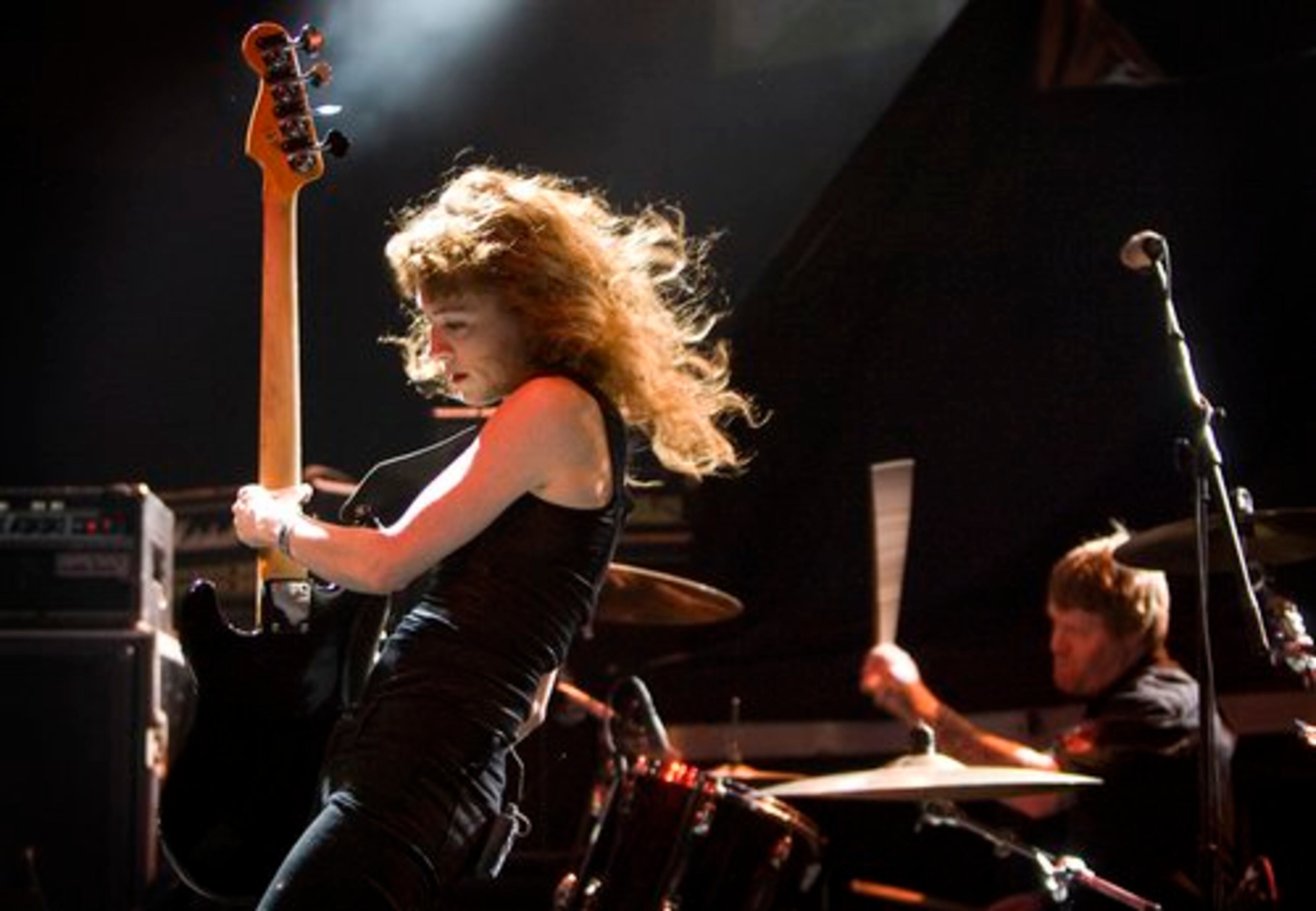 Melissa Auf der Maur performs.