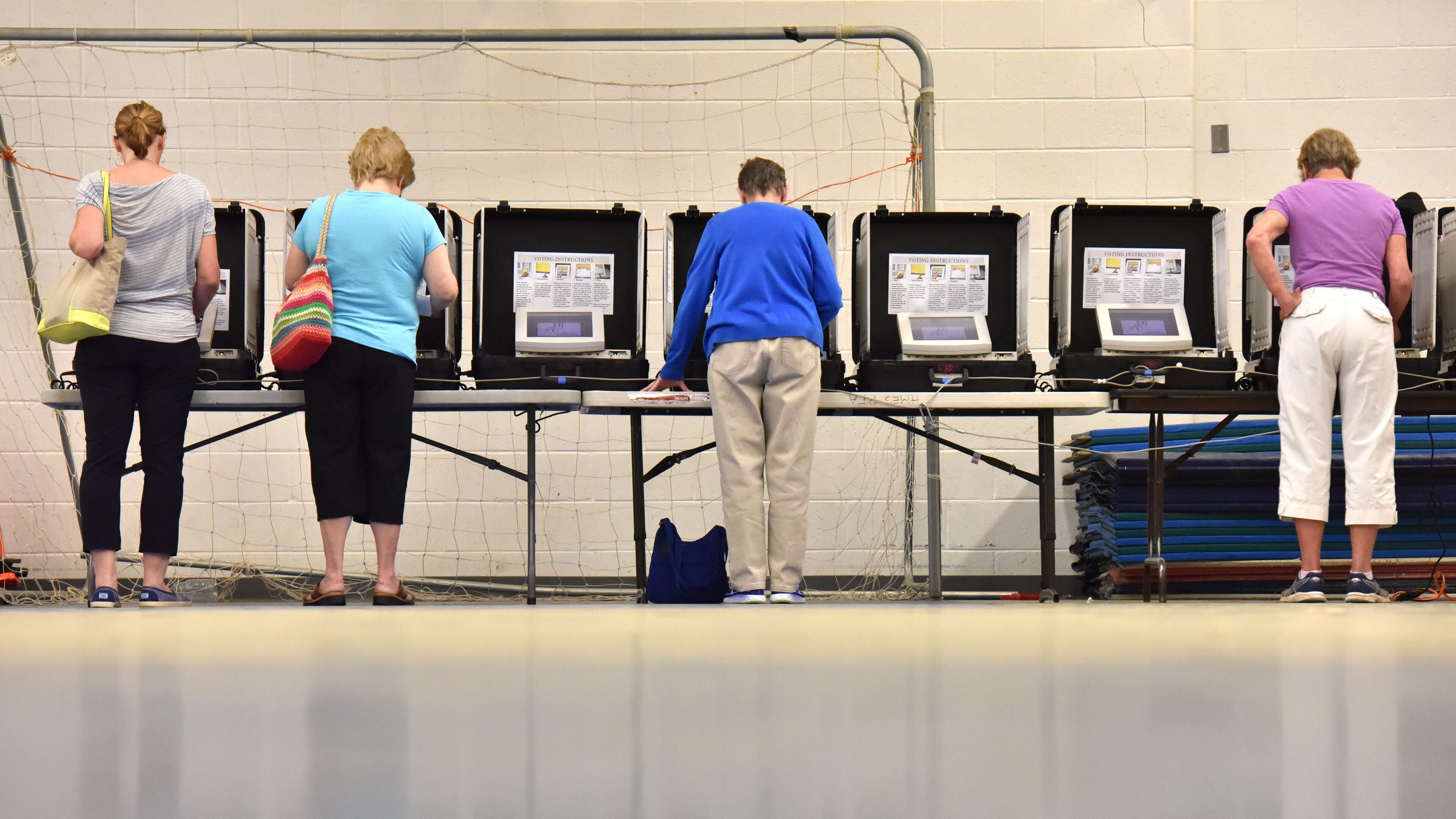 May 24, 2016 Atlanta - DeKalb County voters go to the polls at Henderson Mill Elementary School on Georgia’s primary election day Tuesday morning, May 24, 2016. The DeKalb CEO, District attorney and several other races are on the ballot, as well as an extension of the DeKalb schools E-Splost. HYOSUB SHIN / HSHIN@AJC.COM