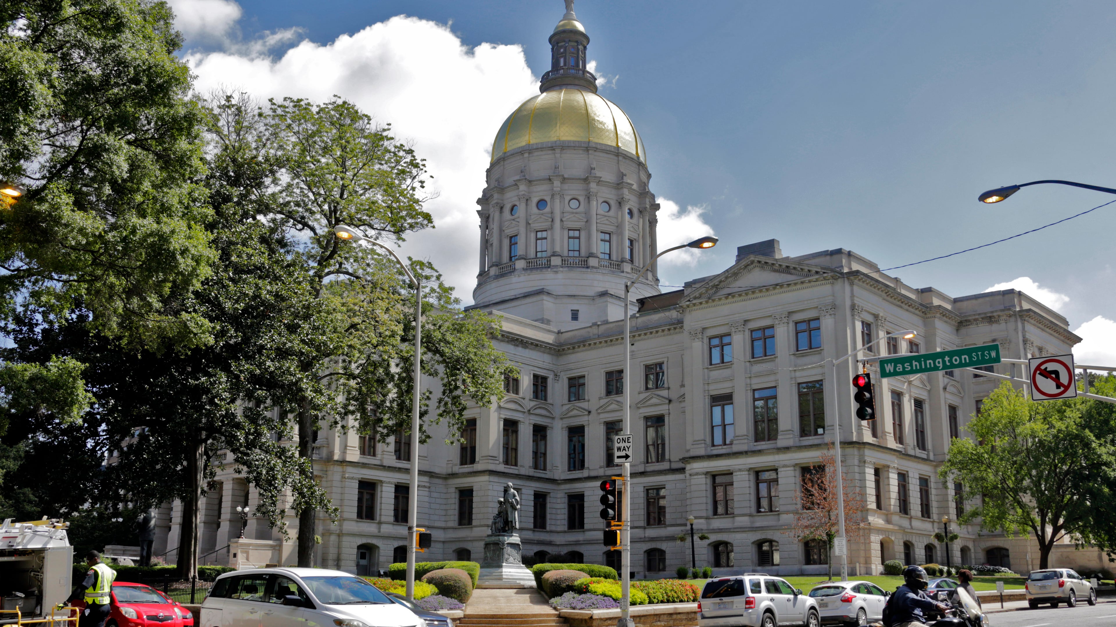 September 20, 2016 - Atlanta - Georgia State Capitol, the Gold Dome. Downtown Atlanta, Fulton County, Georgia. BOB ANDRES /BANDRES@AJC.COM