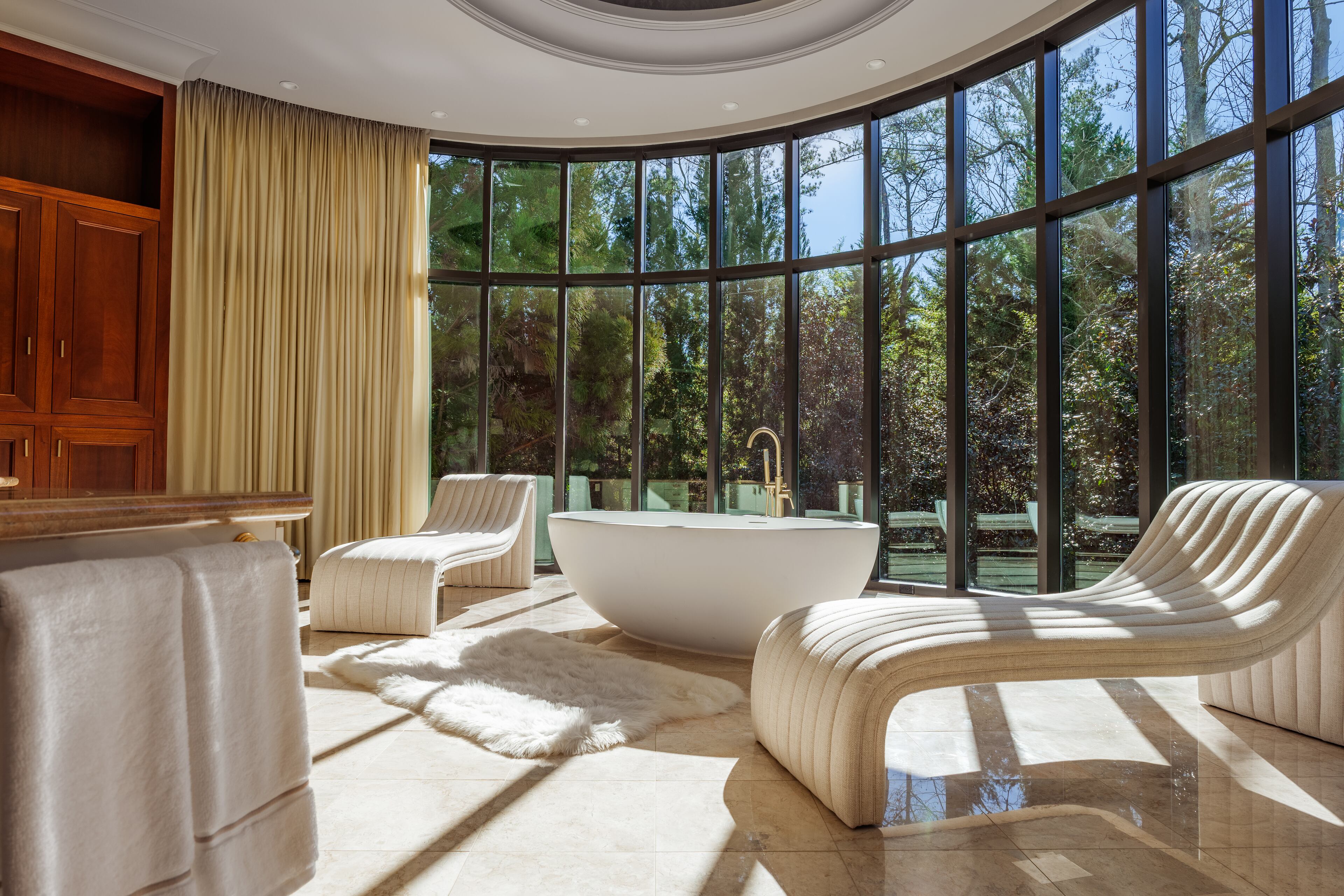 This Milton mansion is a unique find, even among Georgia’s luxury listings.
Listing by Bonnie Smith