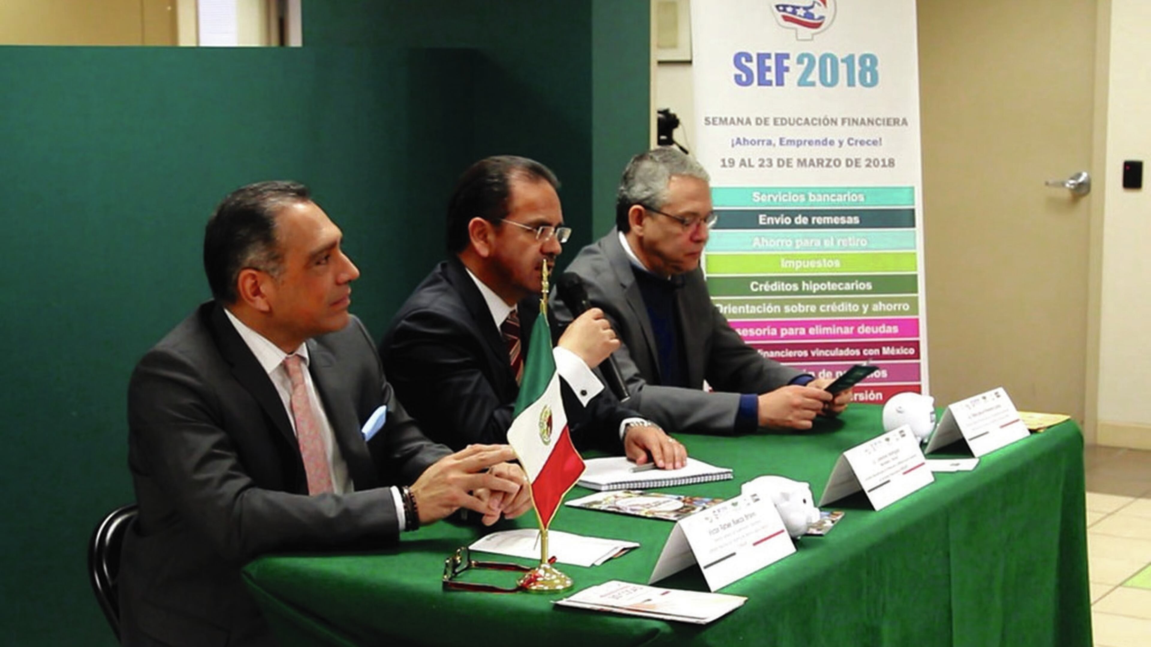 The Consulate General of Mexico in Atlanta recently held a Financial Education Week, which was led by representatives and officials from government organizations and financial institutions. Samantha Díaz/MundoHispanico