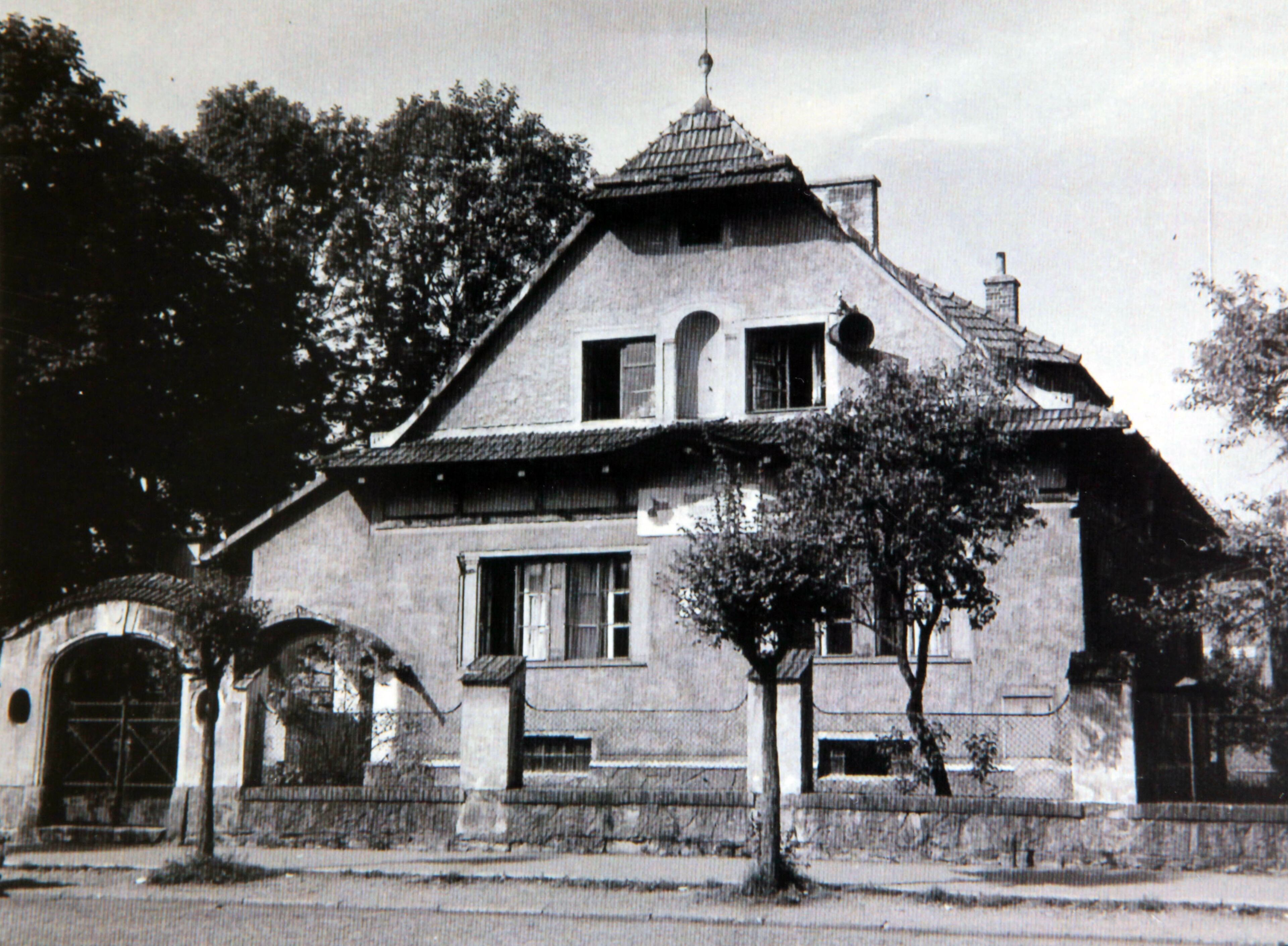 A photograph of Reiner’s childhood home. Nazis forced the family to move into the attic. A couple days later, the Gestapo took Ilse’s father into “protective custody.” After that, Ilse and her mother moved to a nearby village, where they shared one room.