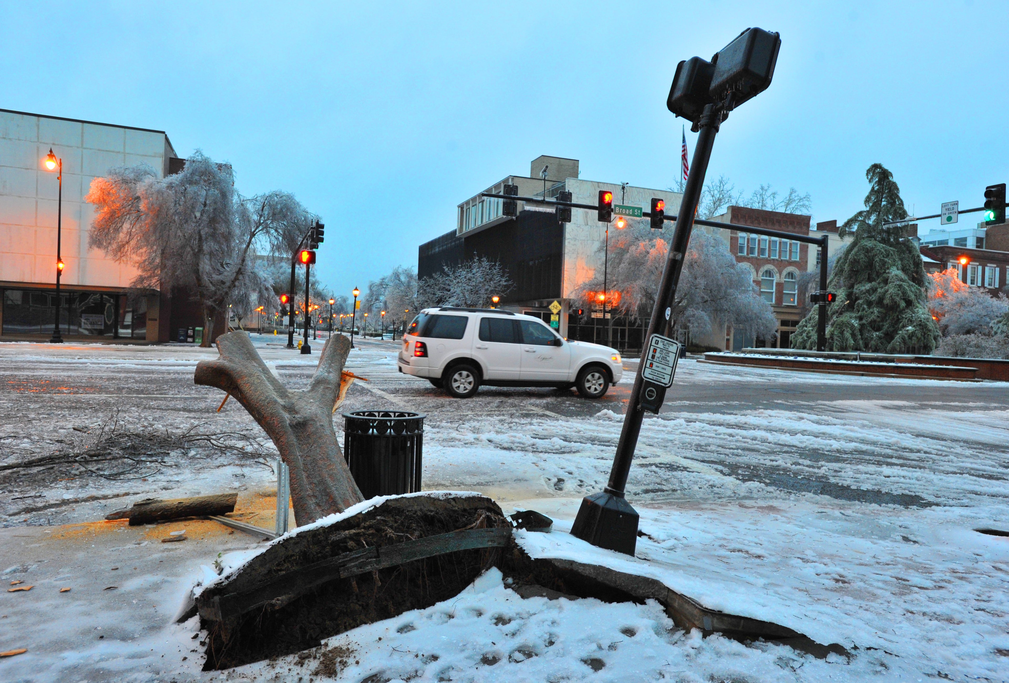 The ice storm caused many trees to break under heavy limbs on Broad Street in downtown Augusta on Thursday, February 13, 2014. HYOSUB SHIN / HSHIN@AJC.COM