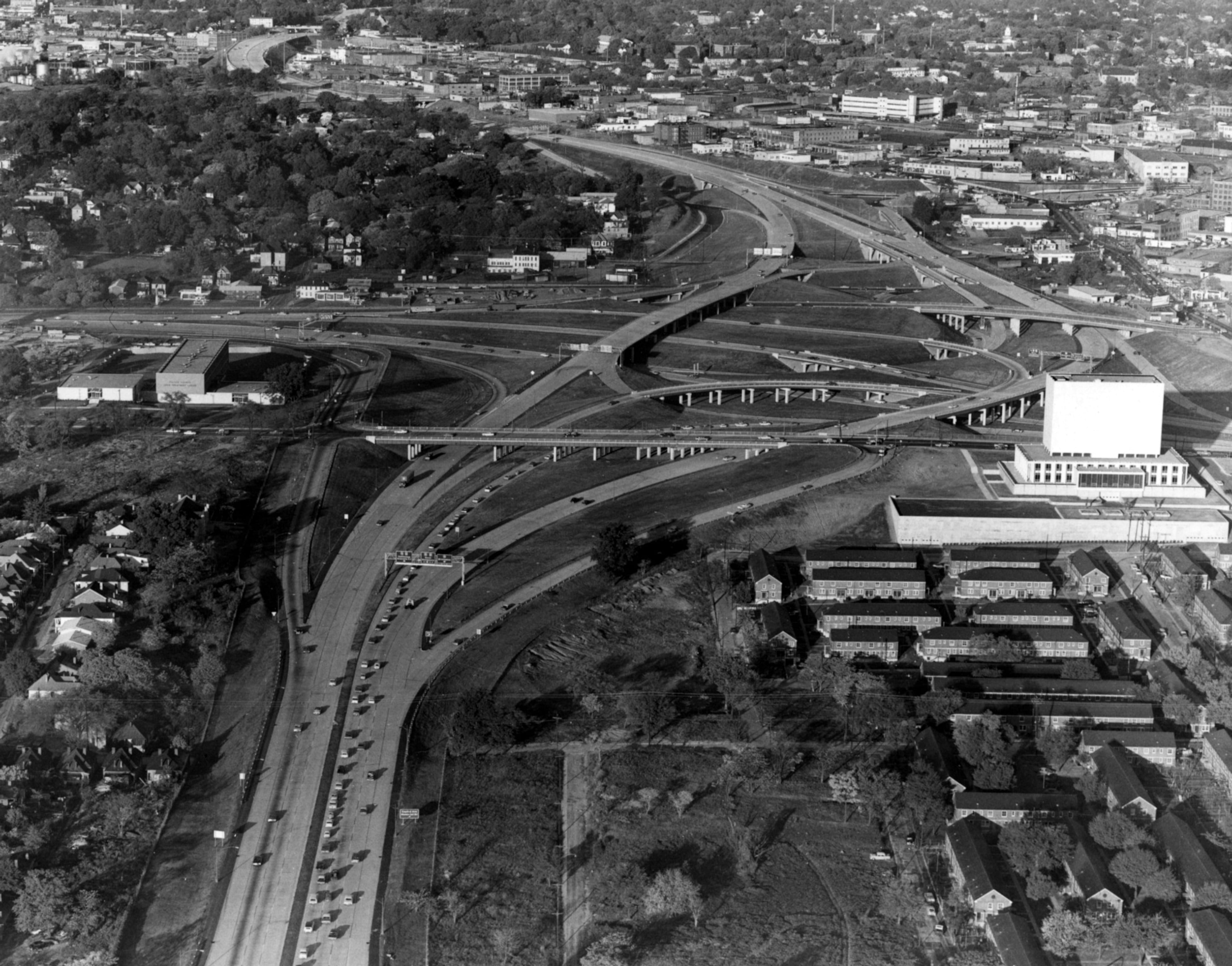 Atlanta, Ga.: Interstate interchanges in southeast section of Atlanta. Georgia Archives building in center right. Downtown expressway runs left - right, I-20 runs top to bottom. (early 1960s)