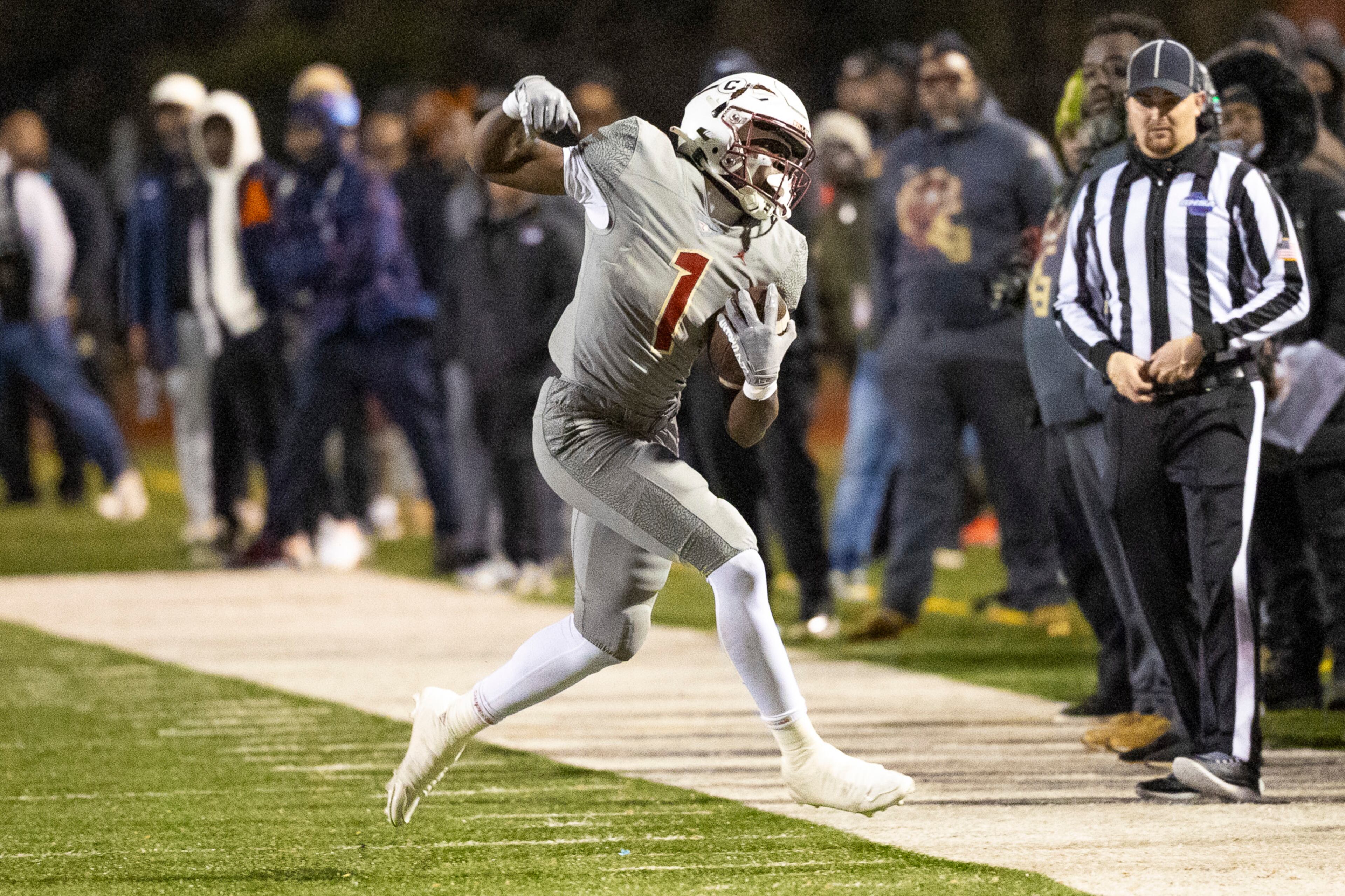 Creekside running back Gary Walker makes a catch during the first half of the Class 4A semifinal against Kell on Friday, Dec. 5, 2025, at Creekside High School in Fairburn. (Oscar Guevara Saenz for the AJC)