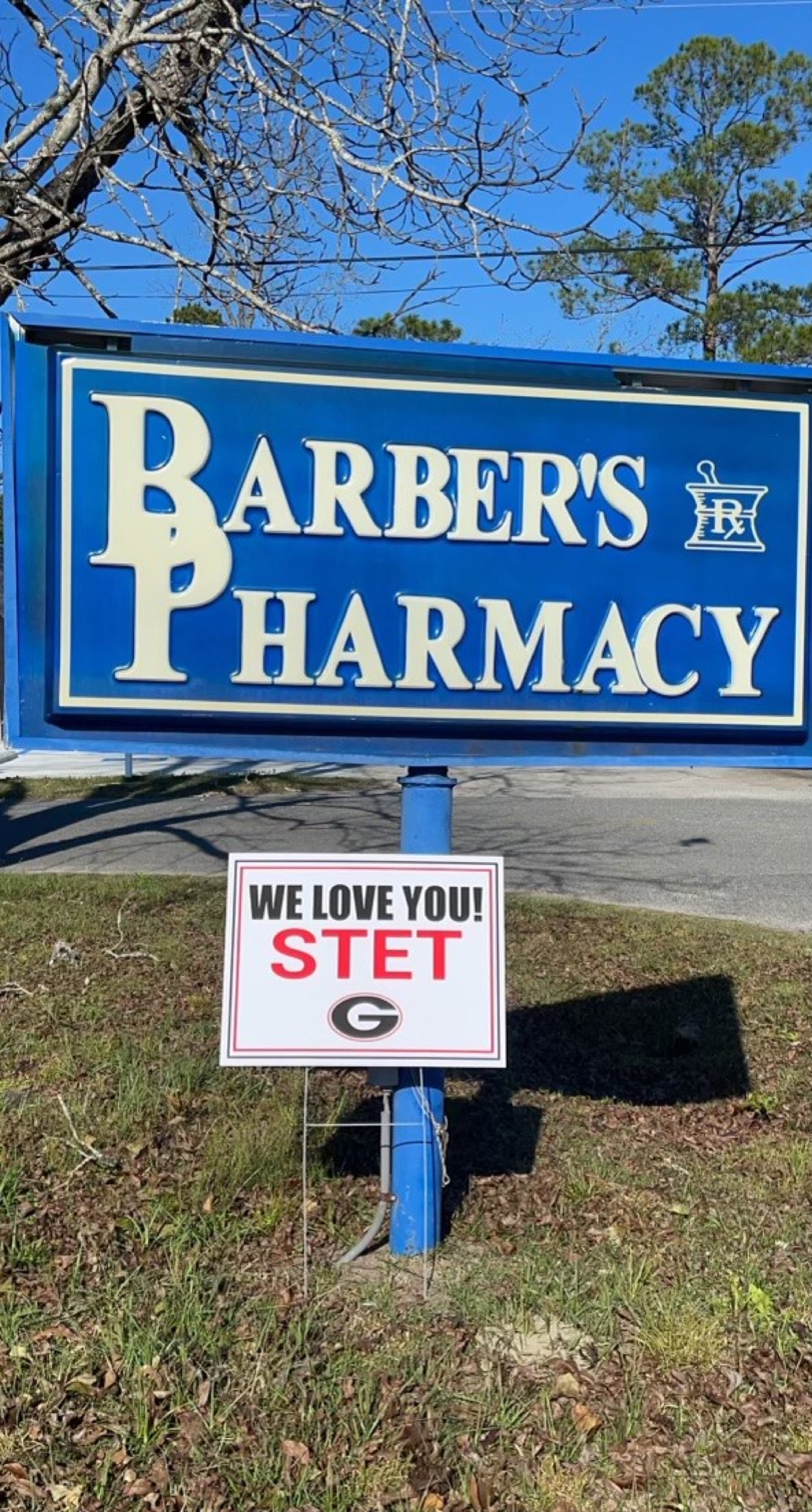 There are plenty of signs in and around Blackshear, Ga., the home town of Stetson Bennett, supporting the Georgia starting quarterback.