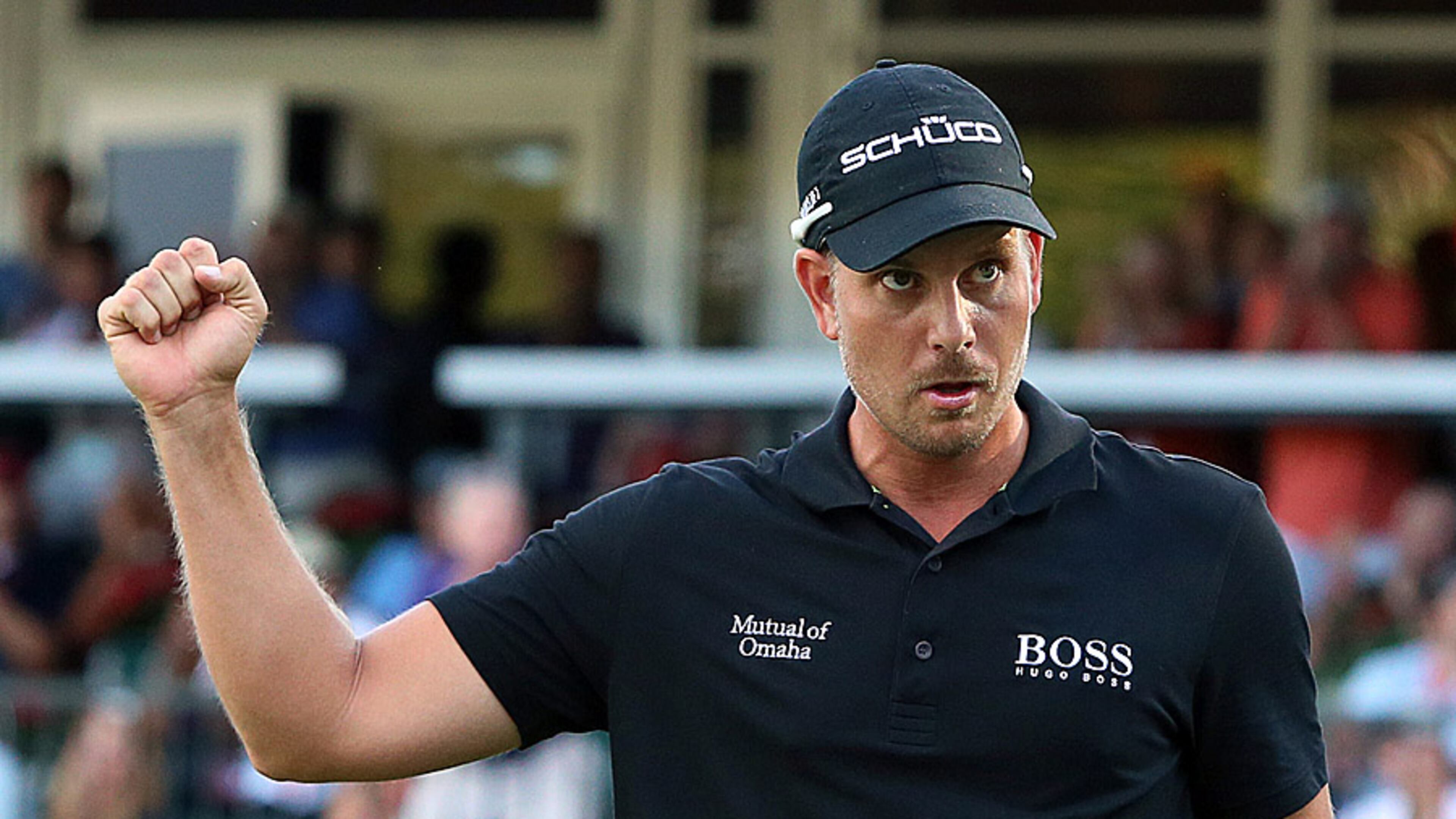 092213 Atlanta: Henrik Stenson pumps his fist on the 18th green sinking his putt to win the Tour Championship, the FedEx Cup, and about 11.4 million in money and prizes with a total of 13-under par at East Lake Golf Club on Sunday, Sept. 22, 2013, in Atlanta. CURTIS COMPTON /staff CCOMPTON@AJC.COM