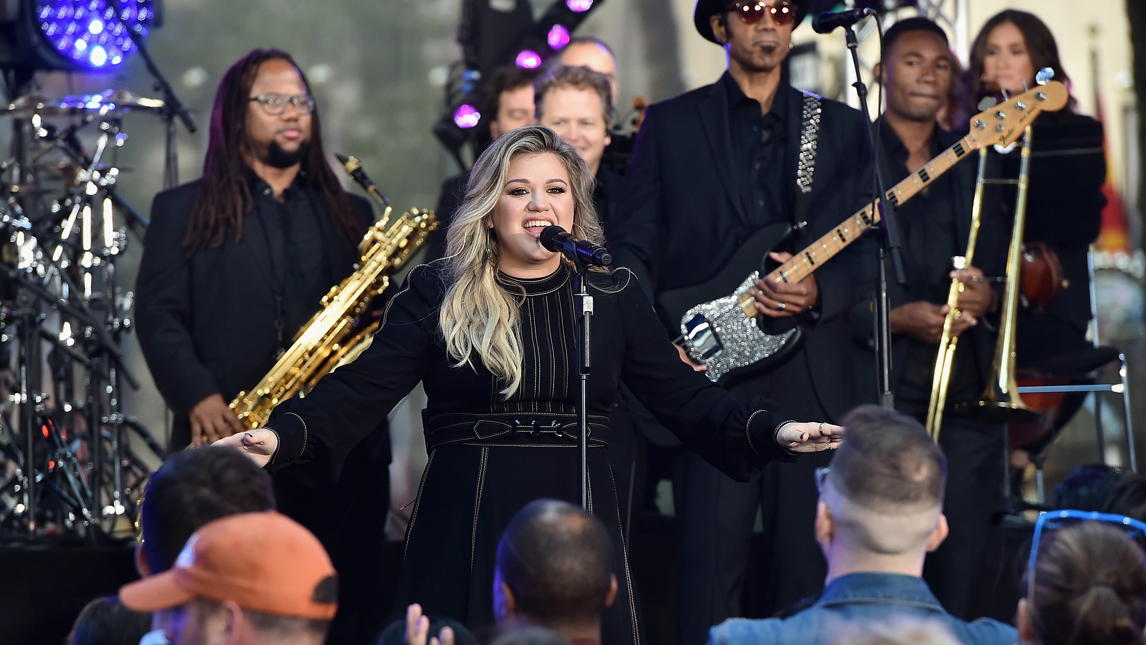 NEW YORK, NY - SEPTEMBER 08: Kelly Clarkson performs on stage at the Citi Concert Series on TODAY at Rockefeller Plaza on September 8, 2017 in New York City. (Photo by Theo Wargo/Getty Images for Citi)