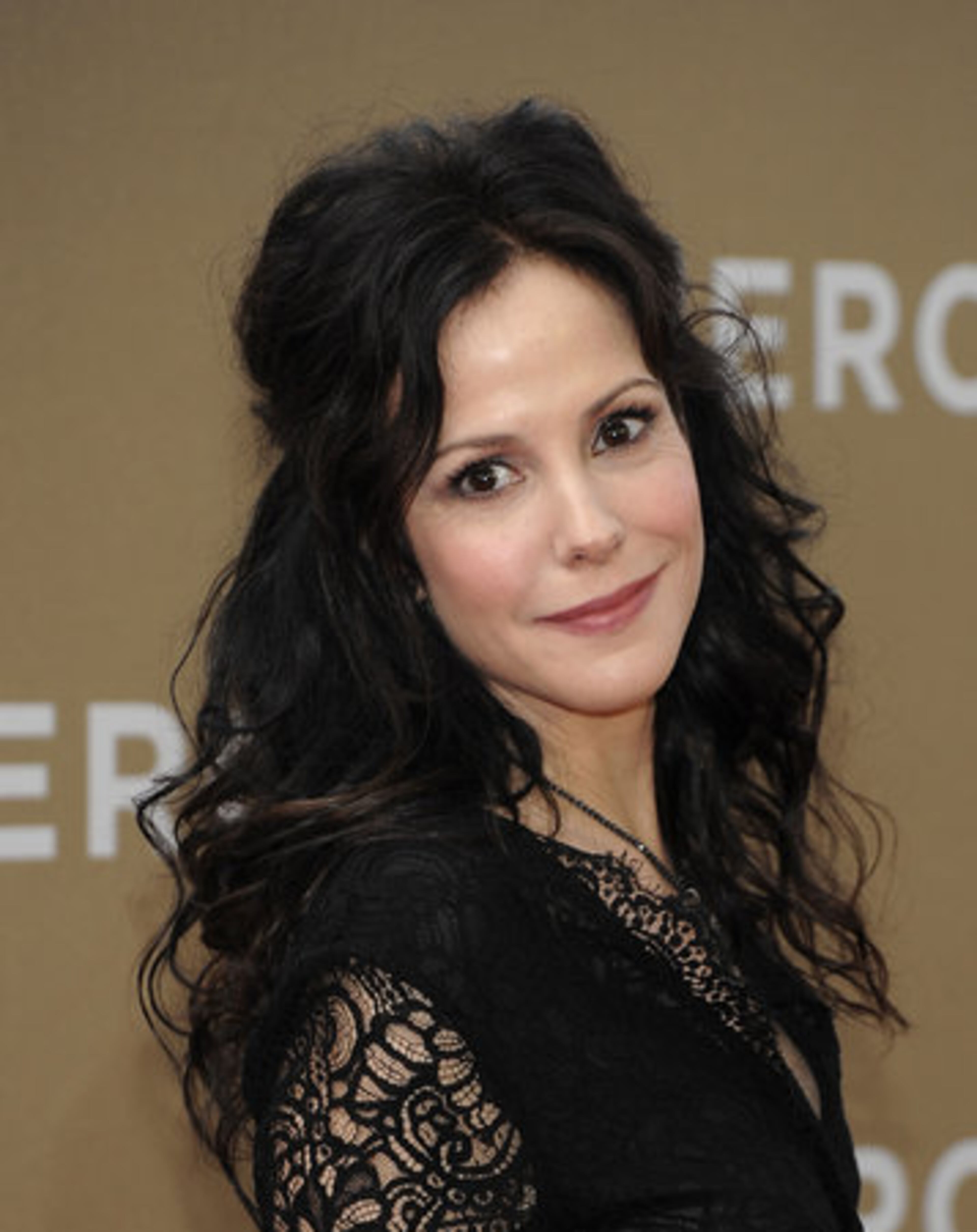 Actress Mary-Louise Parker arrives.