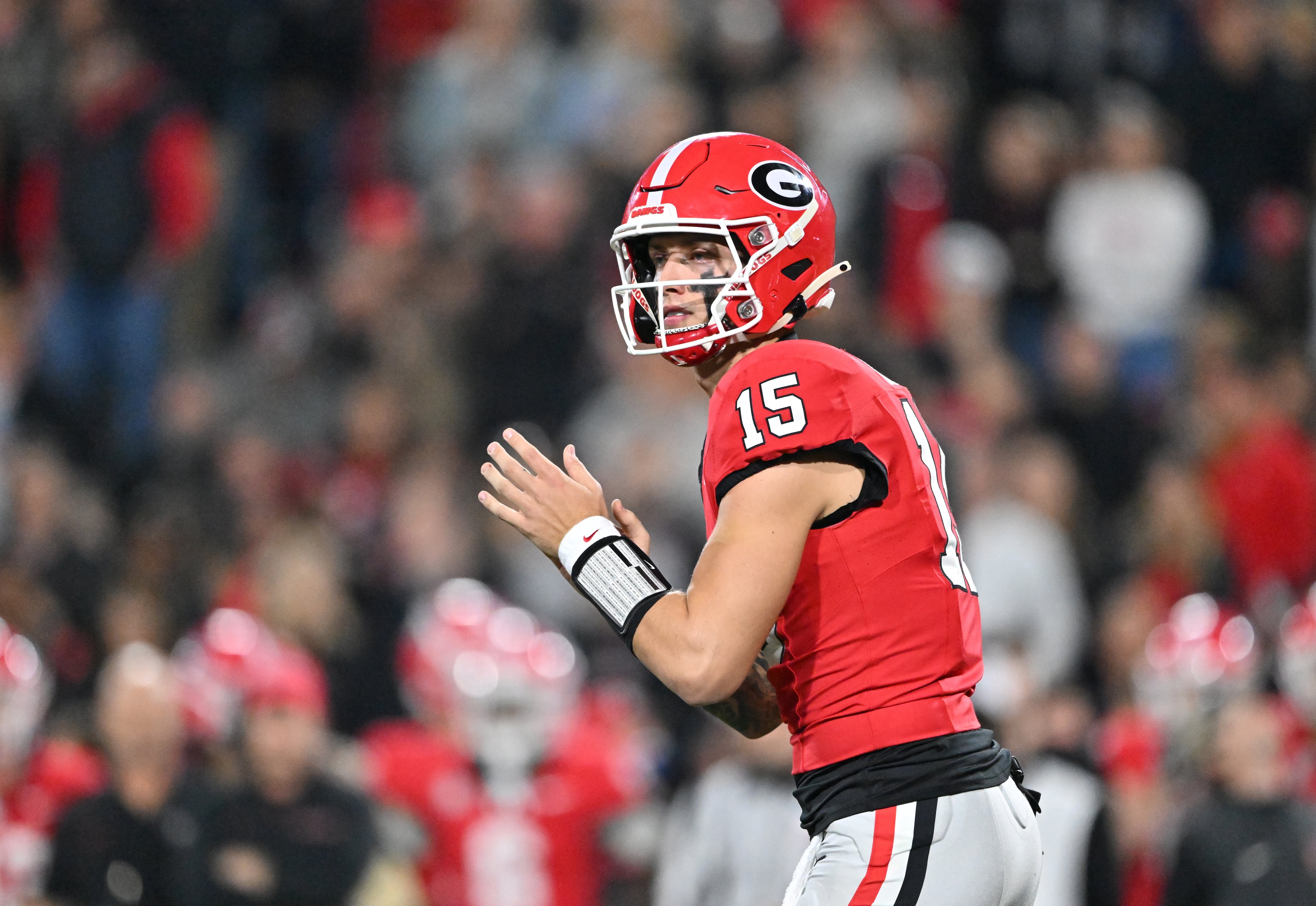 Georgia quarterback Carson Beck (15) prepares to play during the first half in an NCAA football game at Sanford Stadium, Saturday, November 16, 2024, in Athens. (Hyosub Shin / AJC)