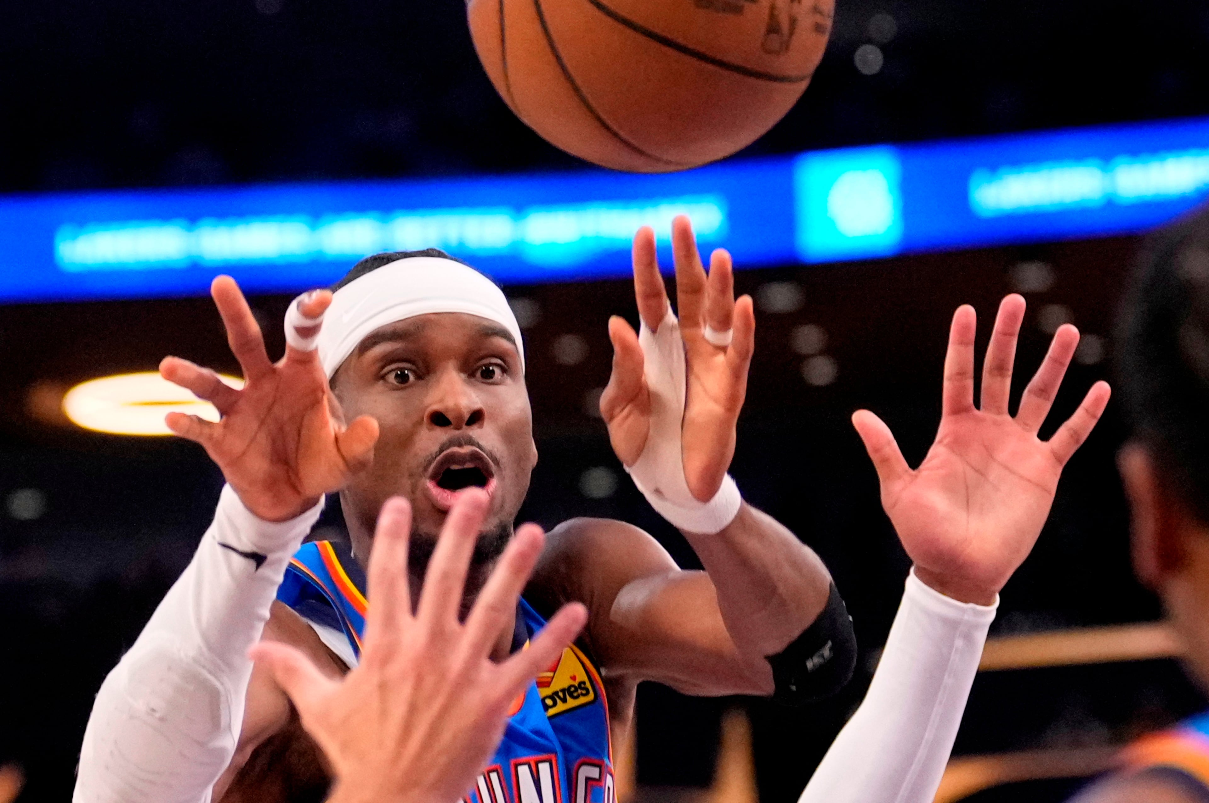 APTOPIX Thunder Lakers Basketball