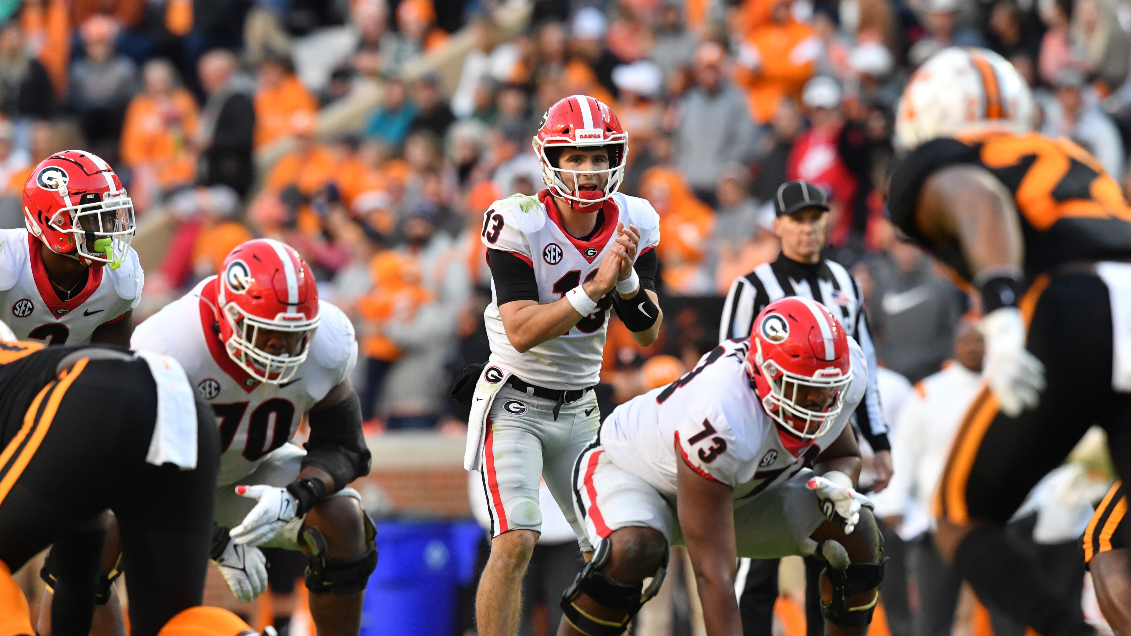 Stetson Bennett (13) and the Bulldogs face Michigan. (Hyosub Shin / Hyosub.Shin@ajc.com)