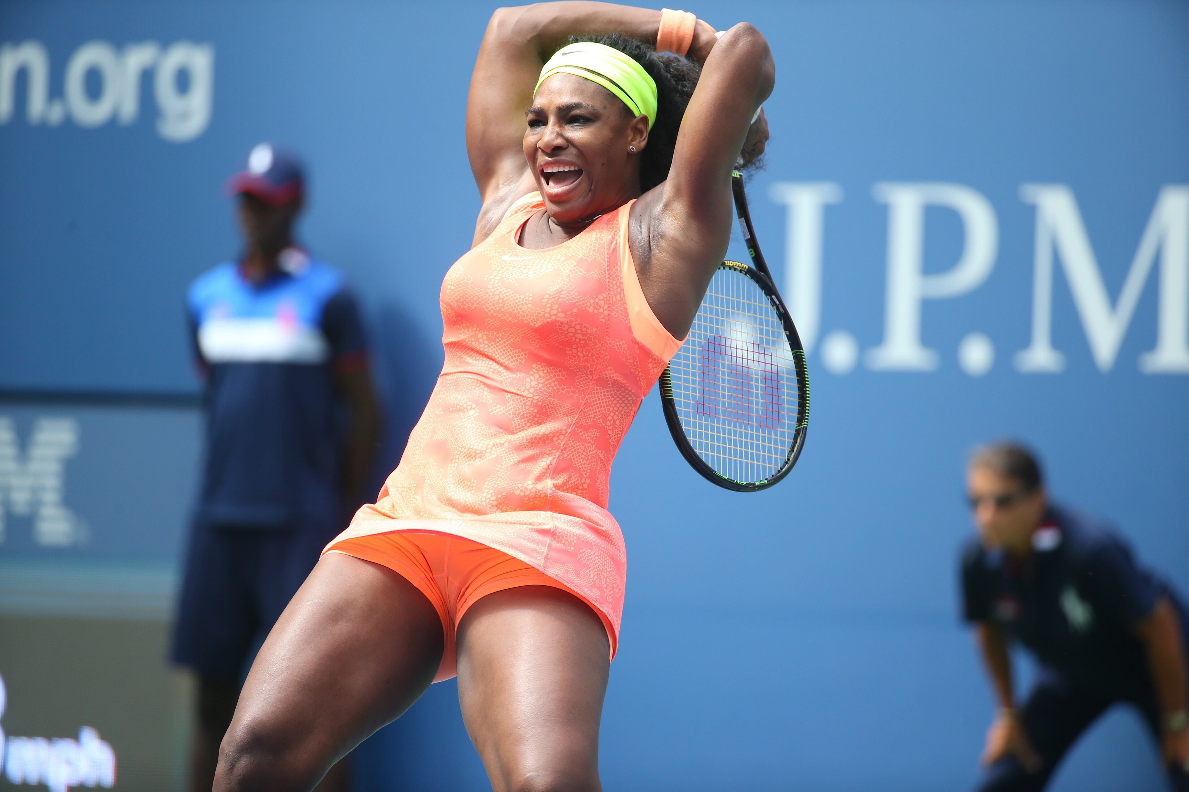 Serena Williams of the U.S. plays Roberta Vinci of Italy in the semifinals of the U.S. Open Tennis Tournament at Arthur Ashe Stadium in New York, Sept. 11, 2015. (Chang W. Lee/The New York Times)