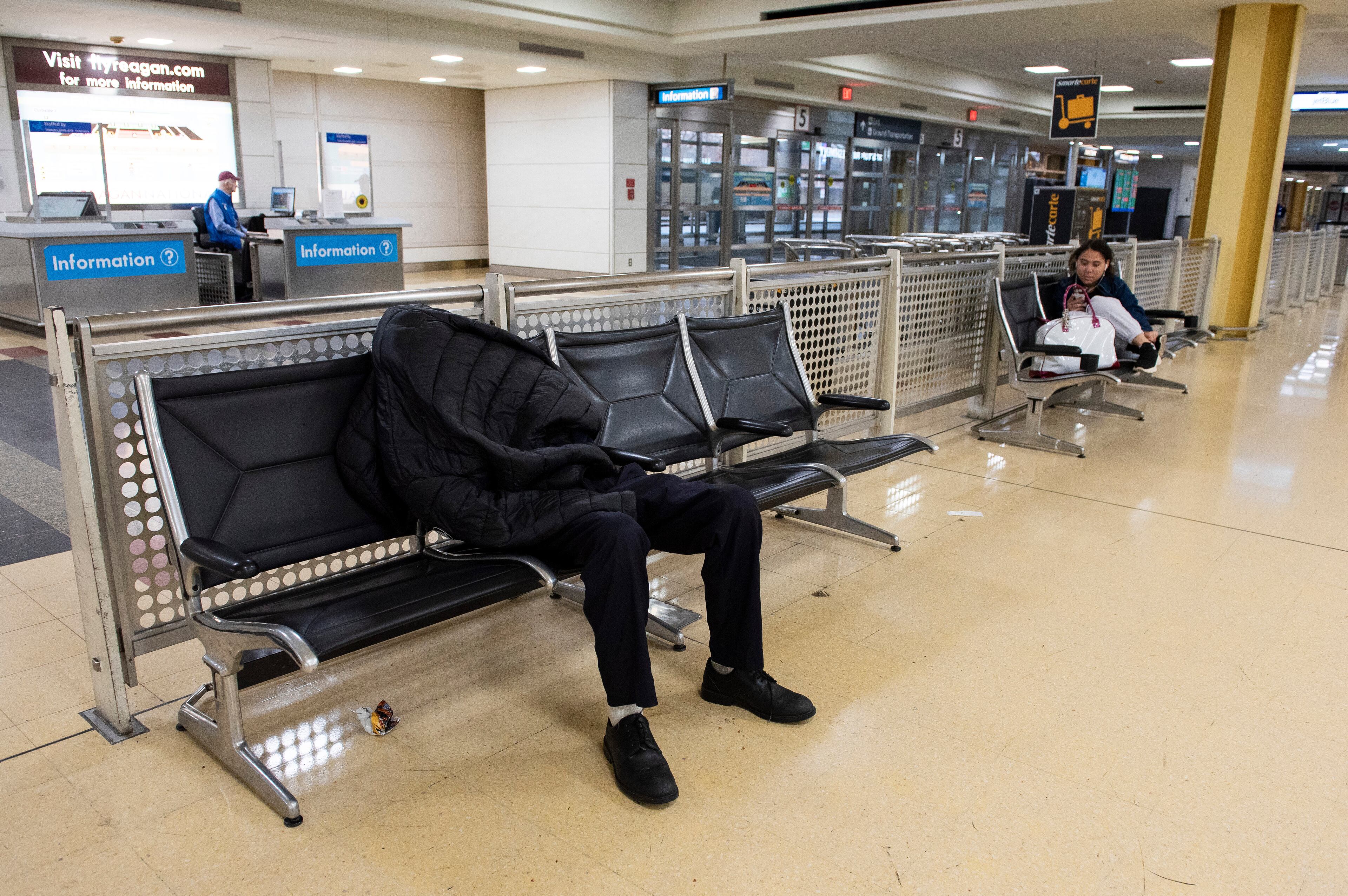 APTOPIX Flight Delays Weather