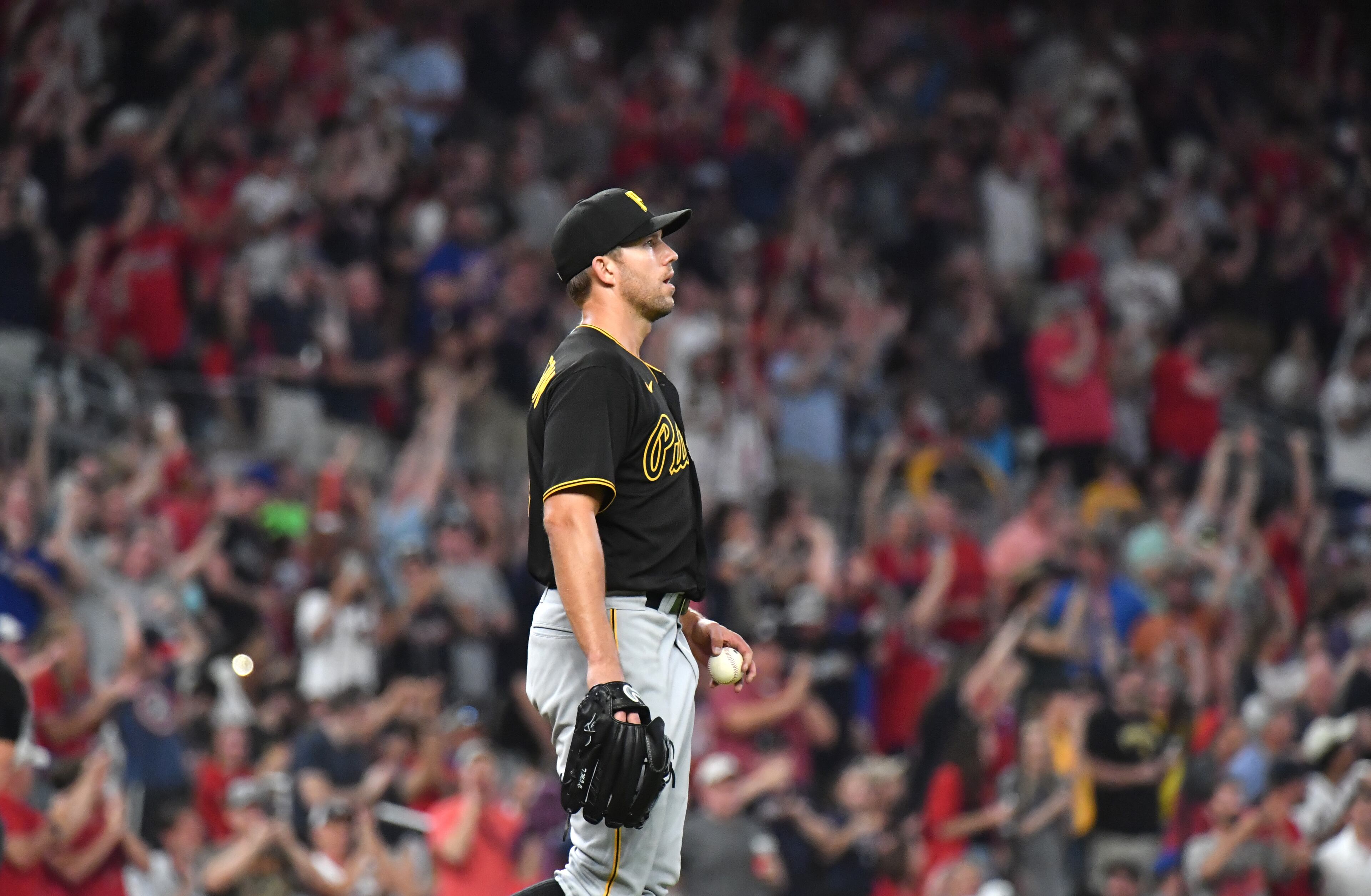 Pittsburgh Pirates starting pitcher Tyler Anderson reacts to giving up a home run. (Hyosub Shin / Hyosub.Shin@ajc.com)