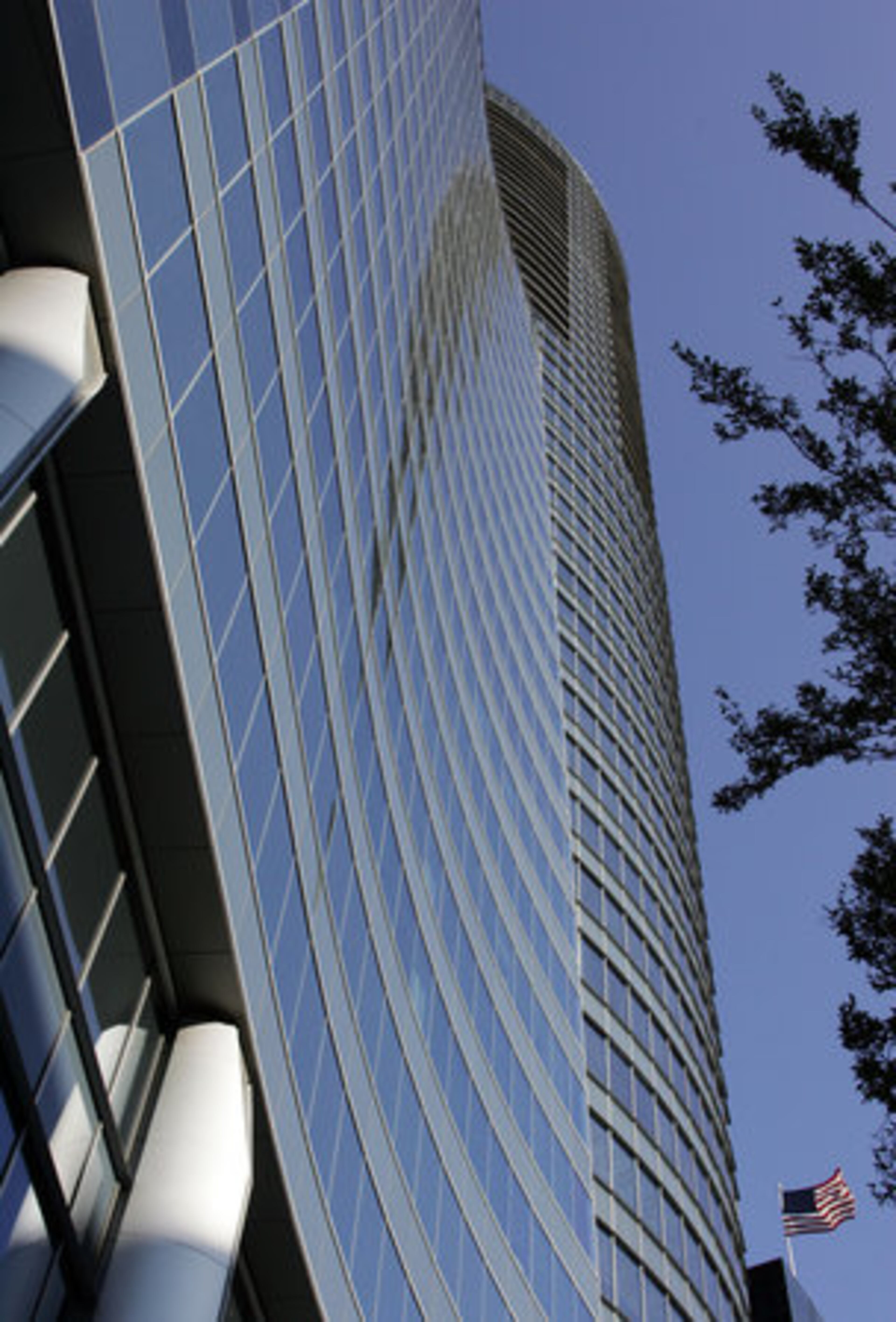The developers of 3344 Peachtree, the tallest new building in Atlanta in 16 years, could not have picked a more inhospitable year to open. It towers over other buildings in Buckhead, defying the downturn in the economy.