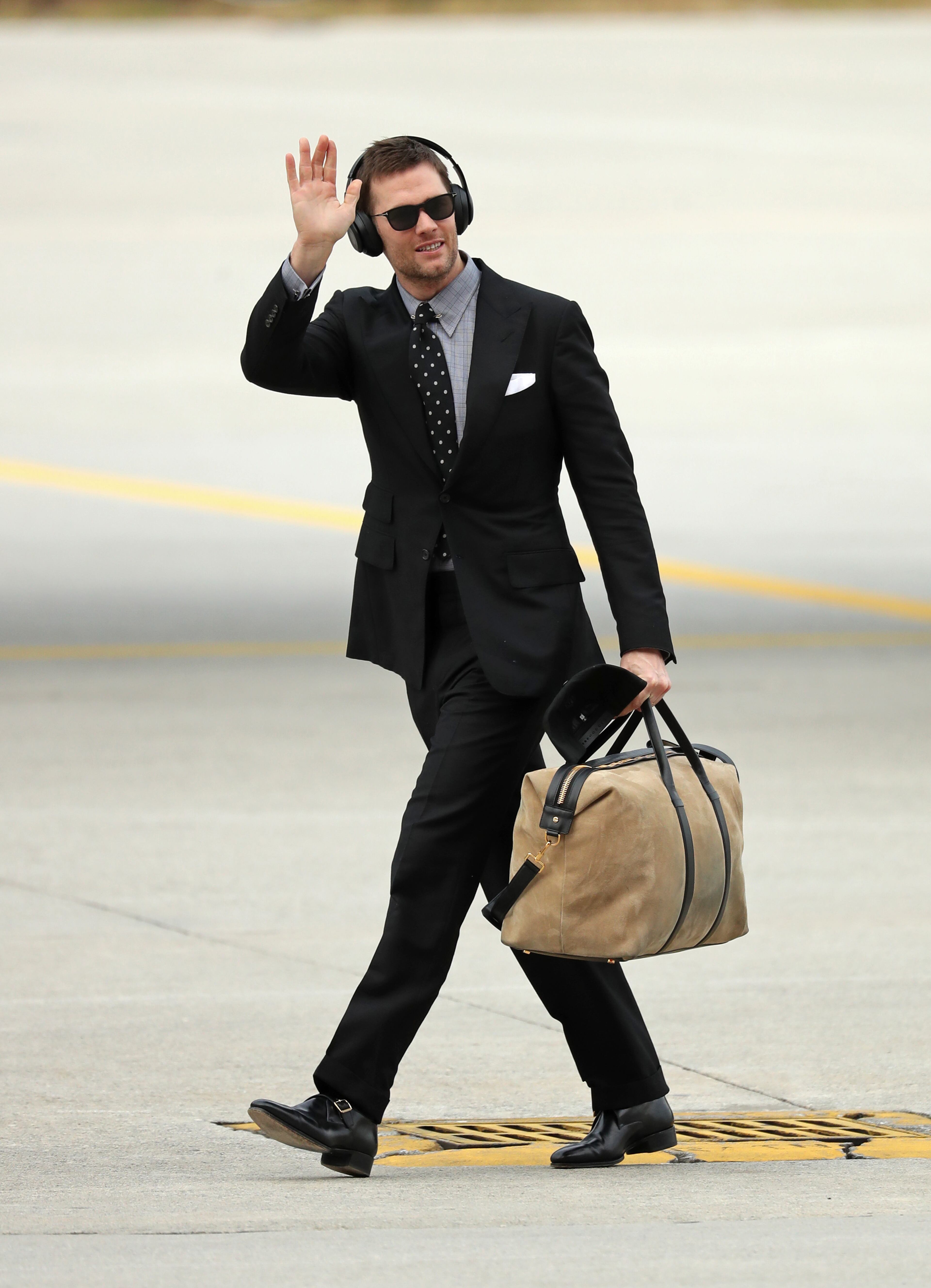 January 27, 2019 - Atlanta, Ga: New England Patriots quarterback Tom Brady arrives in advance of Super Bowl LIII at Hartsfield-Jackson Atlanta International Airport Sunday, January 27, 2019 in Atlanta. (JASON GETZ/SPECIAL TO THE AJC)
