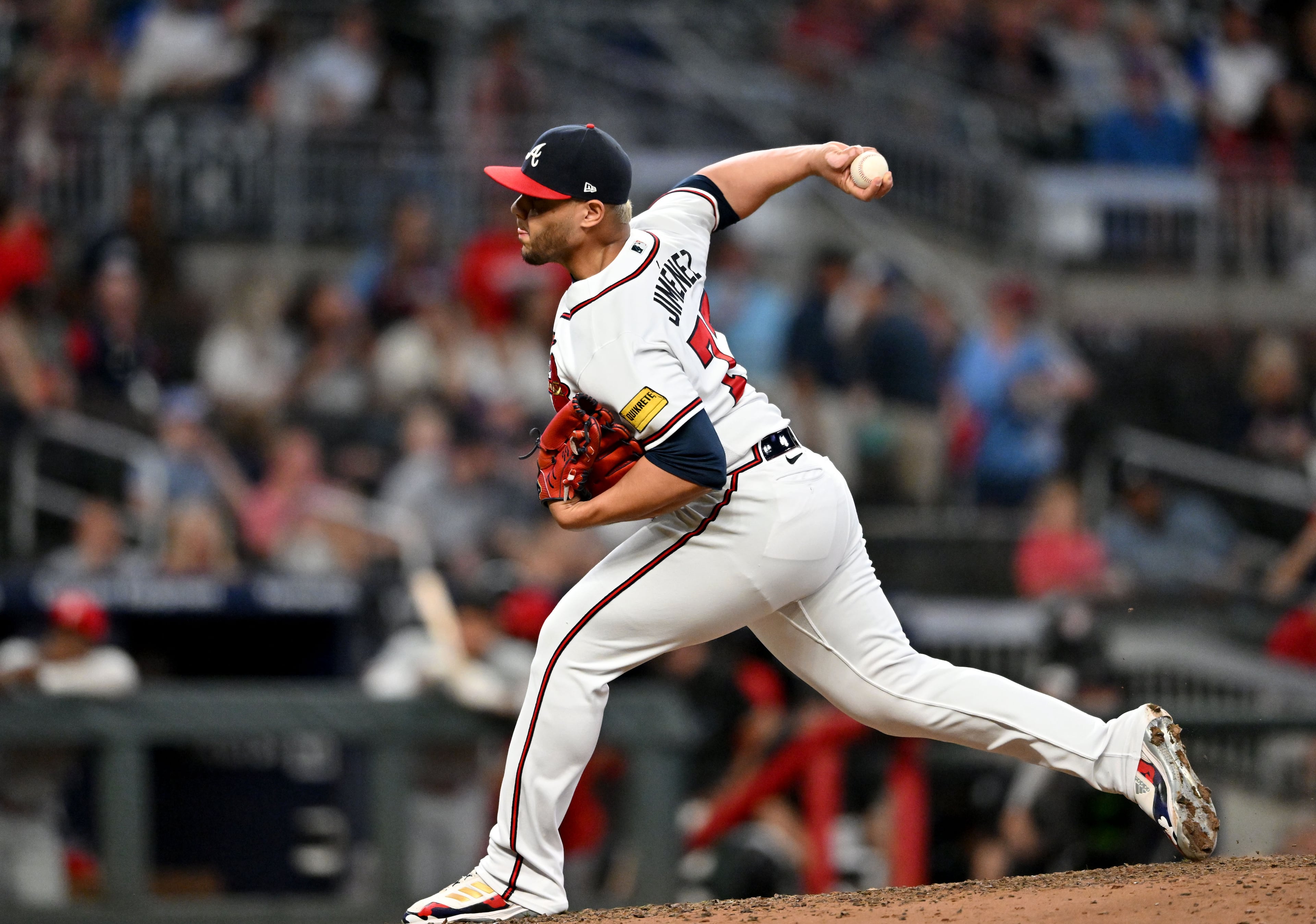 Atlanta Braves pitcher Joe Jiménez (77) throws a pitch during the ninth inning at Truist Park, Tuesday, September 19, 2023, in Atlanta. (Hyosub Shin / Hyosub.Shin@ajc.com)