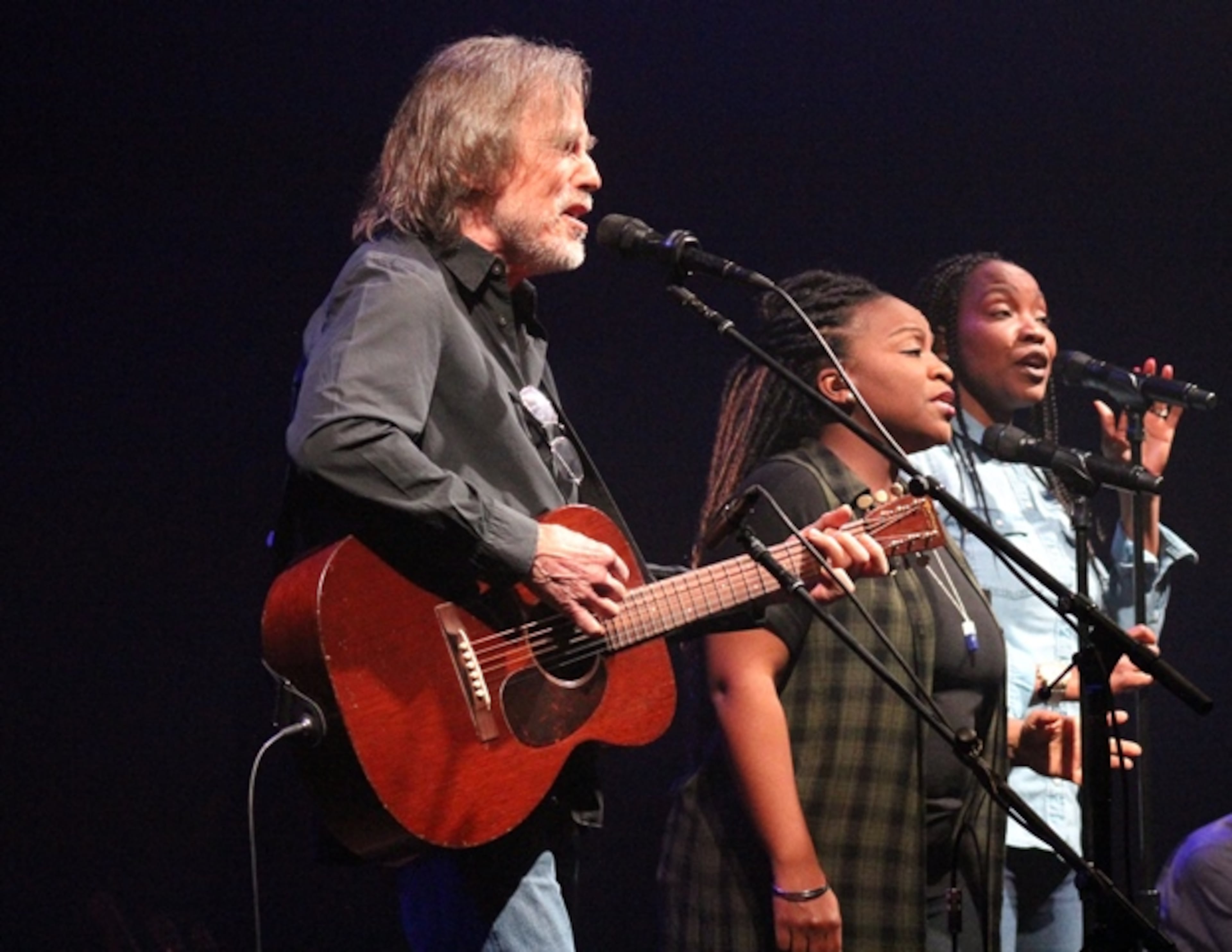 Jackson Browne was joined by vocalists Alethea Mills and Chavonne Stewart and the multi-instrumentalist Greg Leisz for a sold-out show at Cobb Energy Performing Arts Centre on April 1, 2019.