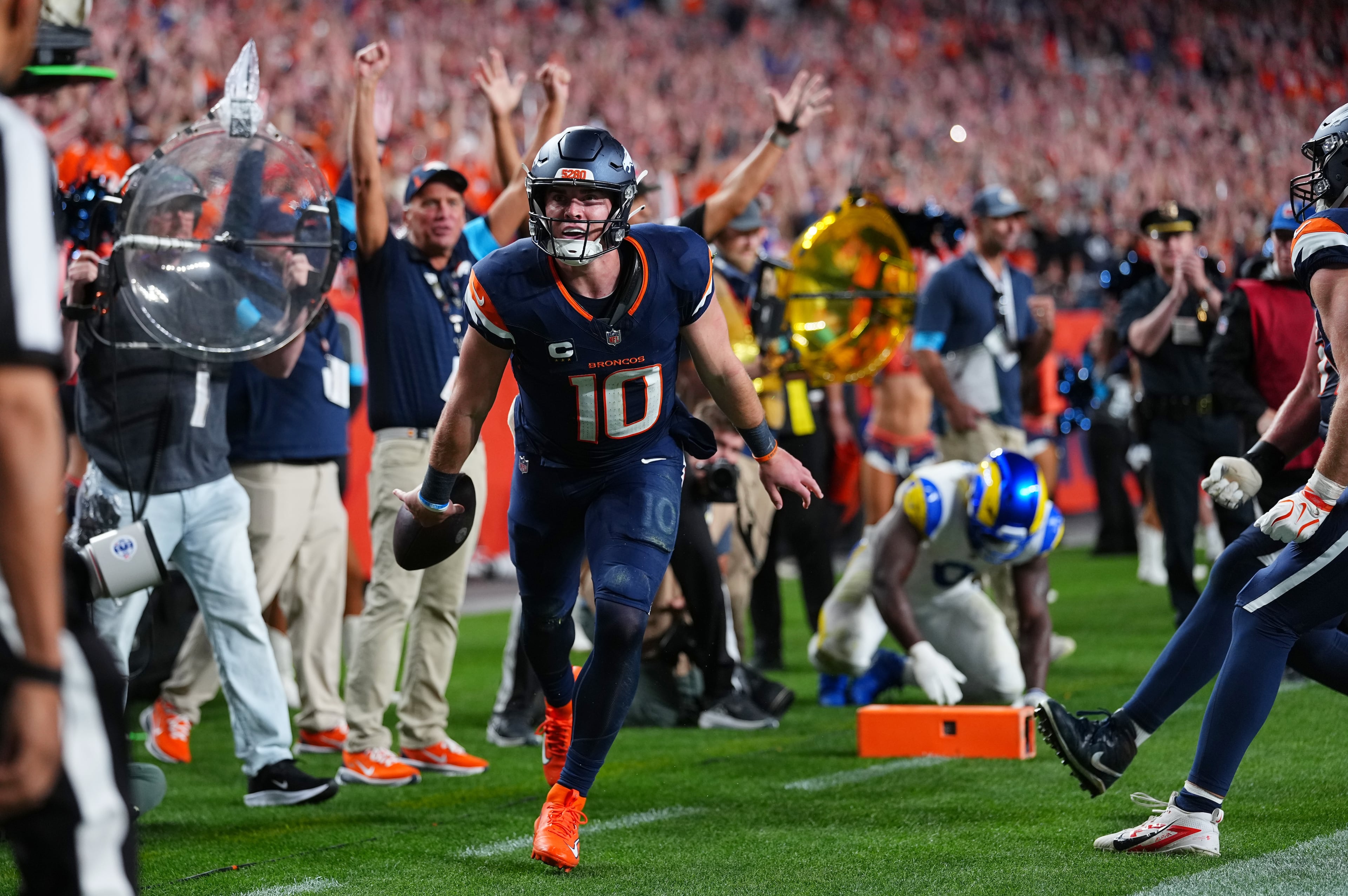 Rams Broncos Football