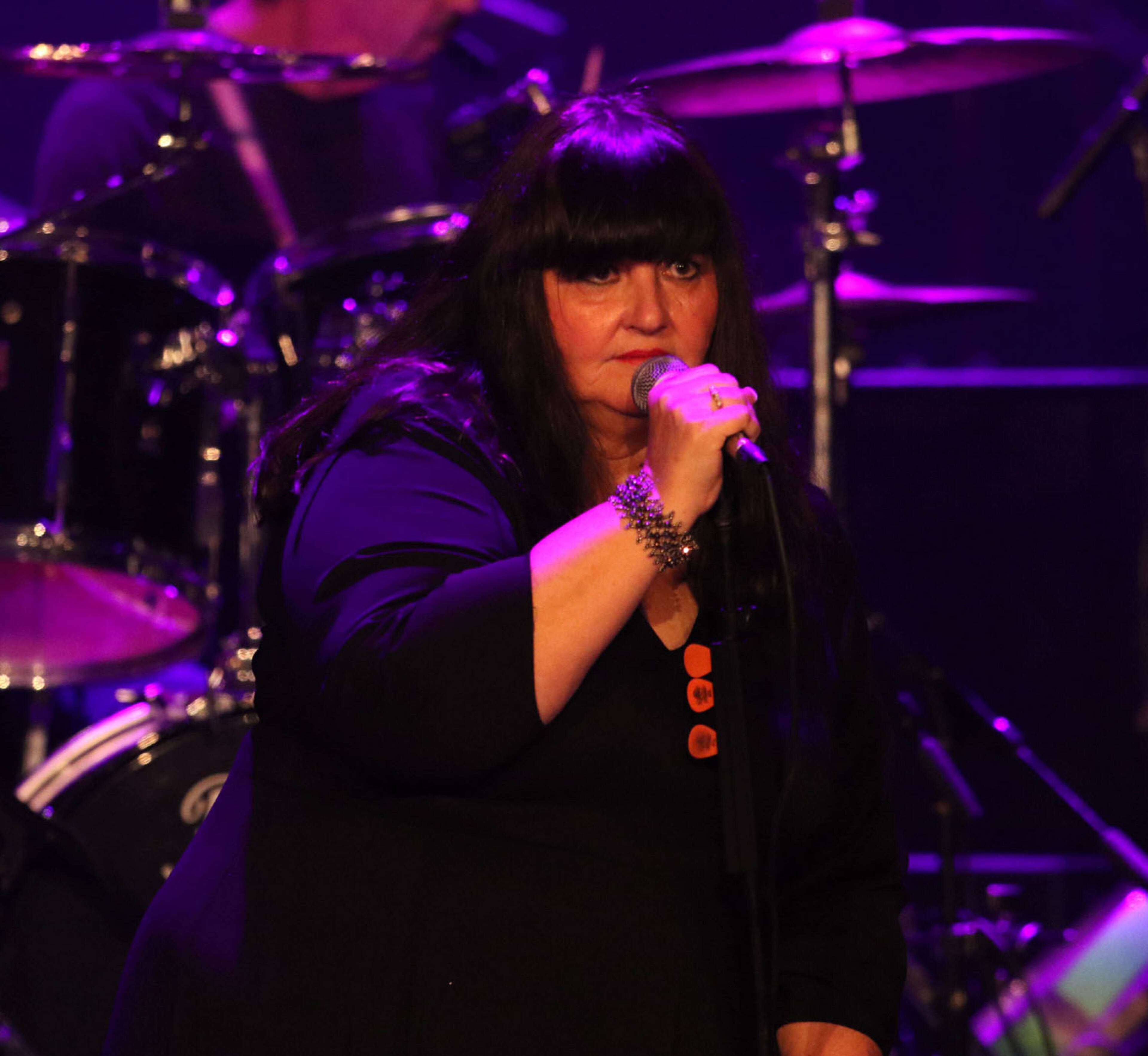 Vanessa Briscoe Hay of Pylon jams with R.E.M.
at the Fox Theatre Institute held a benefit concert on Friday, September 13, 2019. Special guests included an R.E.M. reunion (sans Michael Stipe), Tom Gray, Rick Richards, Vanessa Briscoe Hay, Michelle Malone, and Dodd & the Councilmen, featuring Bill Berry of R.E.M.
Robb Cohen Photography & Video /RobbsPhotos.com