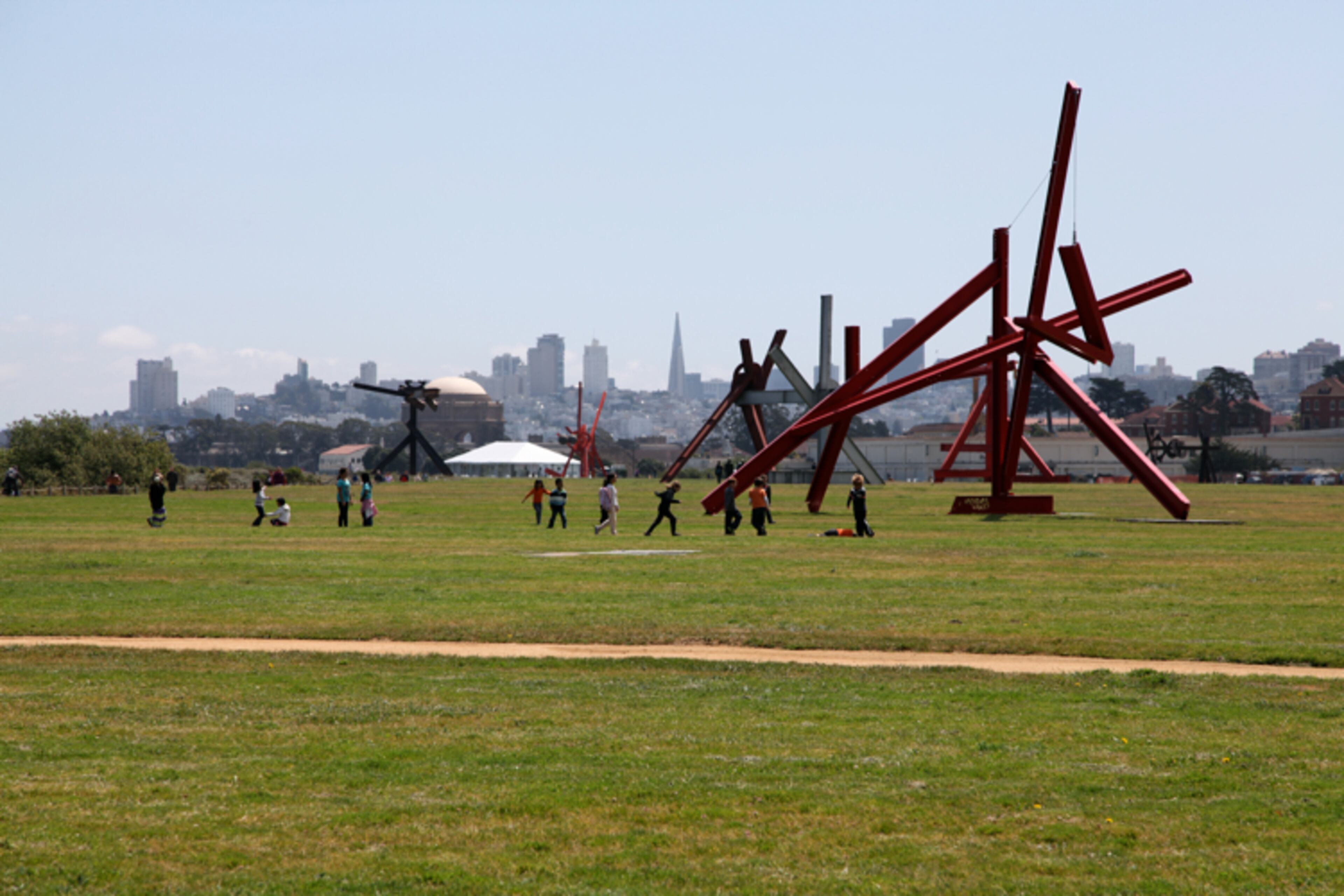 The San Francisco Museum of Modern Art (SFMOMA) in partnership with the National Park Service (NPS) and Golden Gate National Parks Conservancy just finished a major outdoor exhibition of sculptor Mark di Suvero's works near the Golden Gate Bridge. The exhibition will be out on Crissy Field until May 26th, 2014.