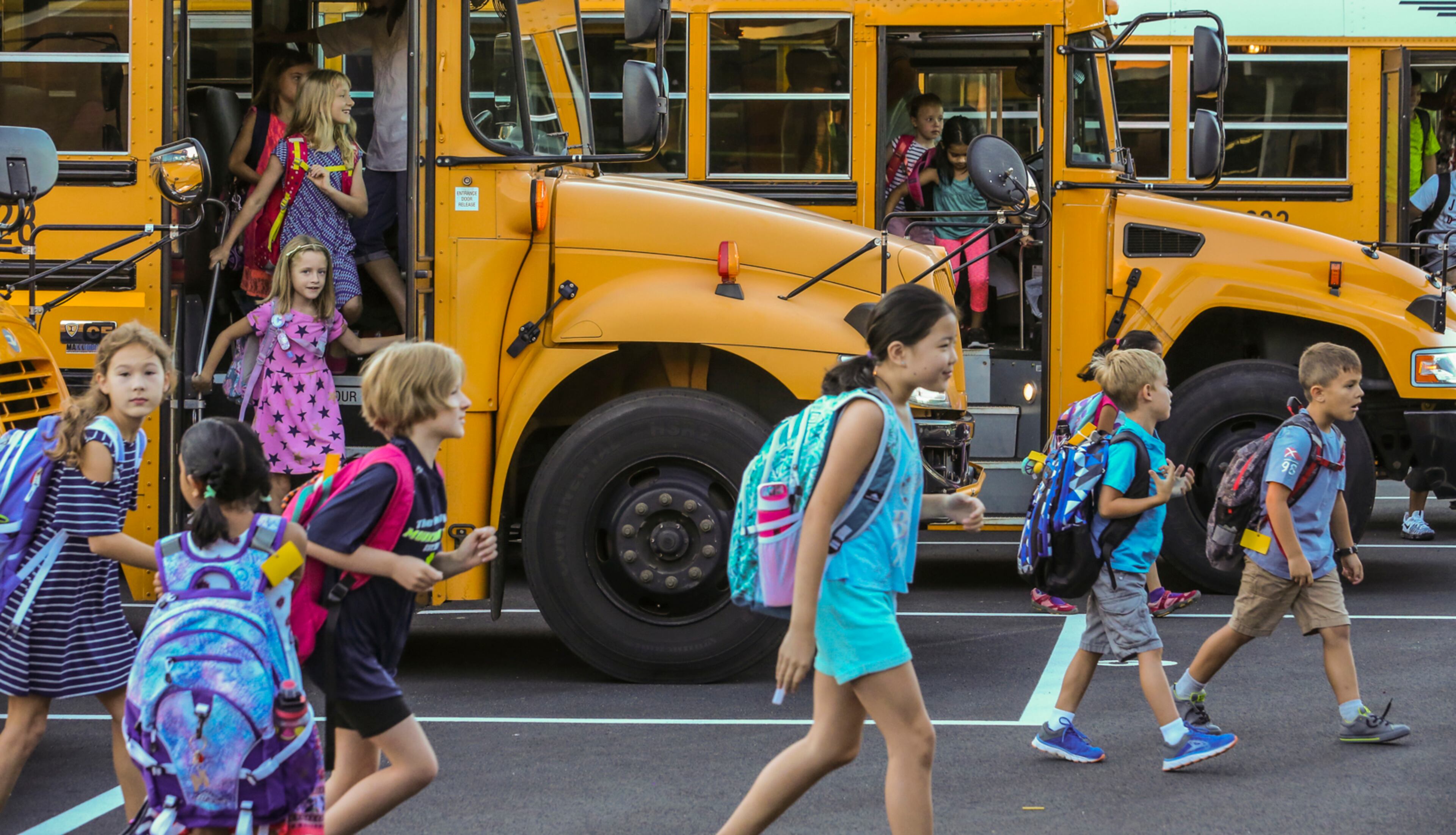 July 31, 2017 Cobb County: Students arrive for class at Mountain View Elementary School at 3151 Sandy Plains Road in Cobb County. Cobb County schools started back to school Monday, July 31, 2017. The Cobb County School District completed 46 projects at schools over the summer using the one-penny Education SPLOST (Special Option Local Sales Tax).ÊThe district is currently in the process of building and designing four replacement schools: Brumby Elementary, East Cobb Middle, Walton High, Osborne High.ÊÊMore than 800 new teachers and over 1,100 total certified vacancies have been filled by the school systemÕs Human Resources Department. Monday marked the earliest day most any major metro Atlanta public school system goesÊback to school this year.ÊTen years ago in 2007, the first day of school was Aug. 13. JOHN SPINK/JSPINK@AJC.COM.