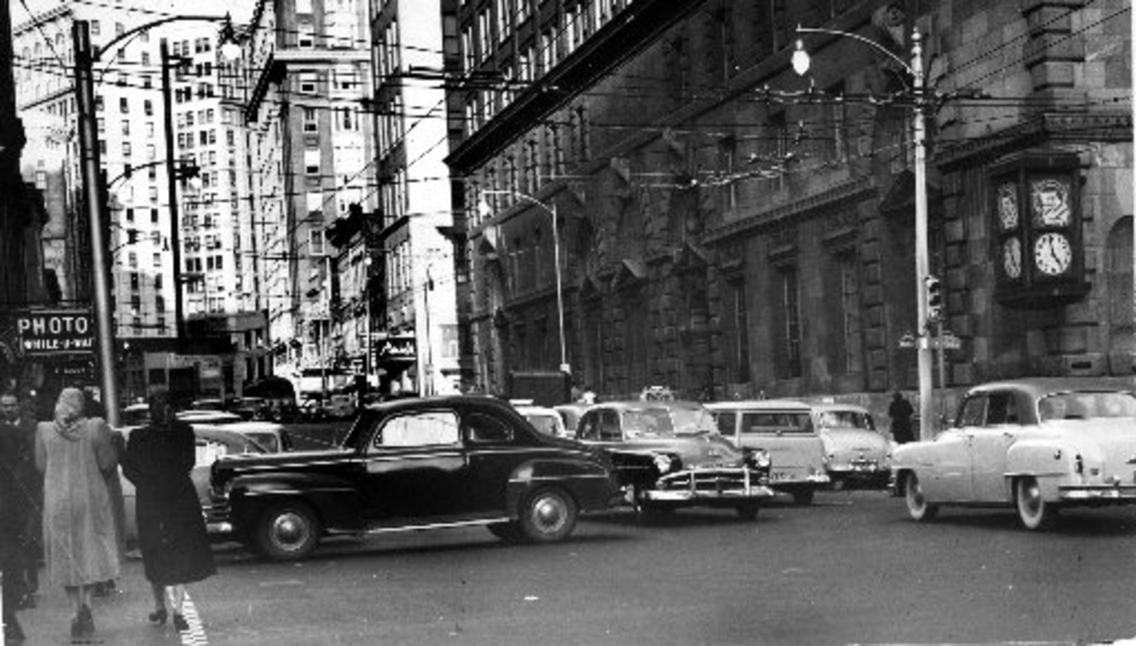 Traffic jam at Marietta and Broad Streets, Atlanta, Georgia, January 1953. AJCP338-039a, Atlanta Journal-Constitution Photographic Archives. Special Collections and Archives, Georgia State University Library.